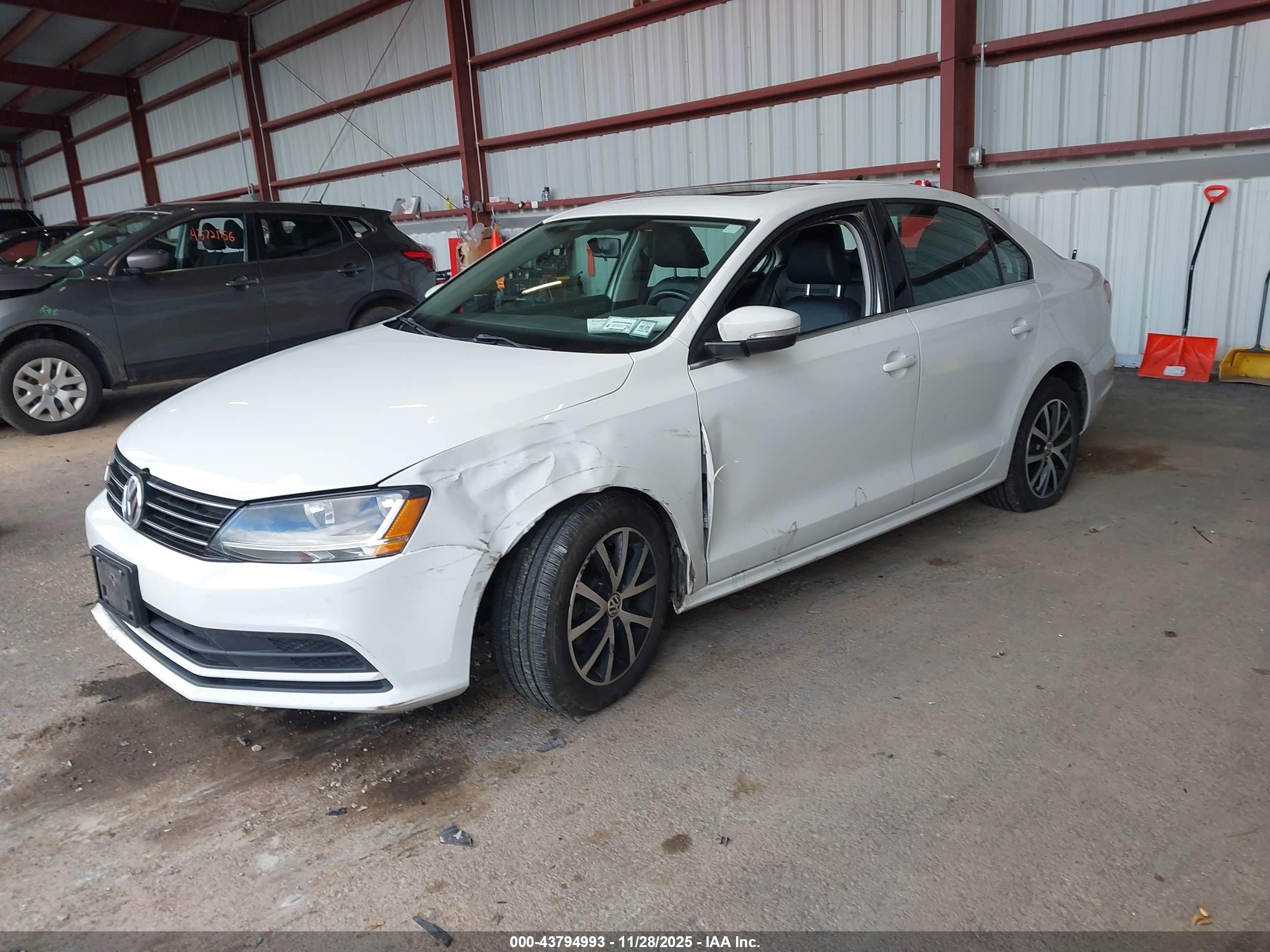 VOLKSWAGEN JETTA image 2