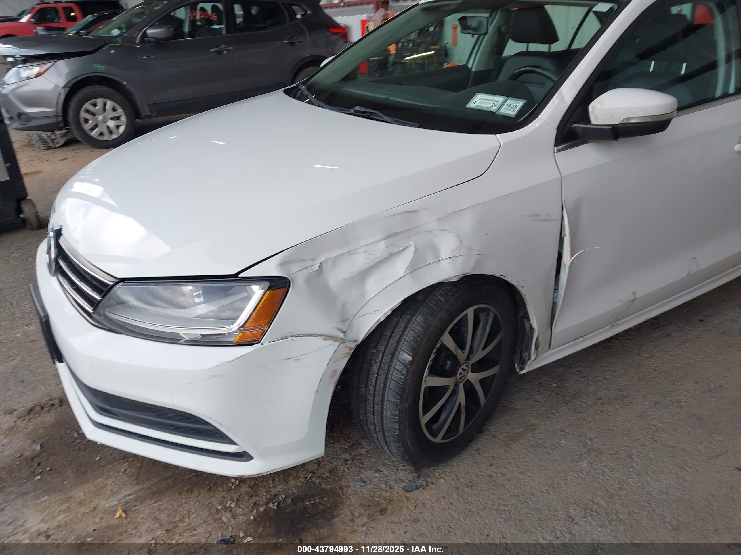 VOLKSWAGEN JETTA image 6