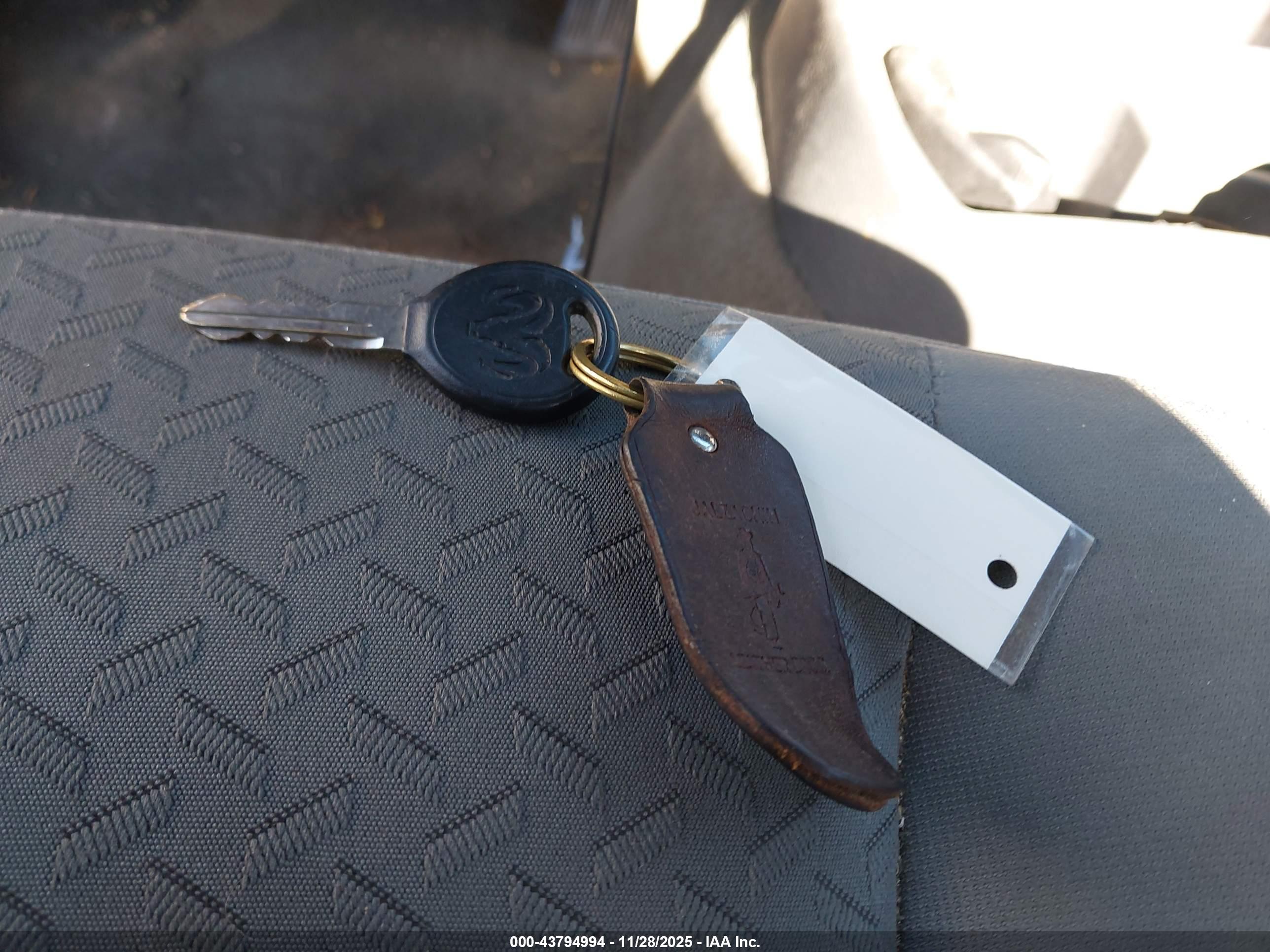 DODGE DAKOTA image 11