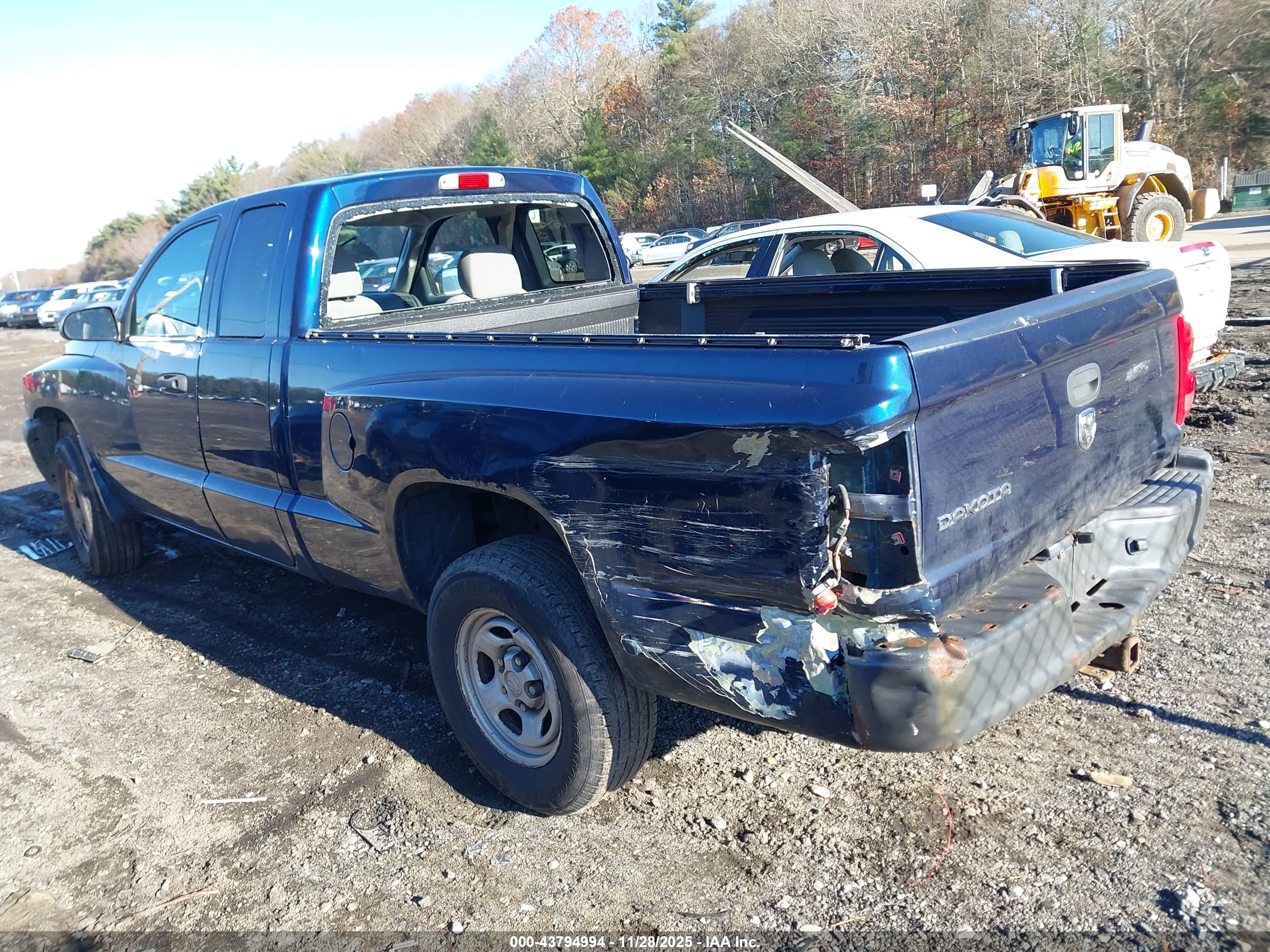 DODGE DAKOTA image 3