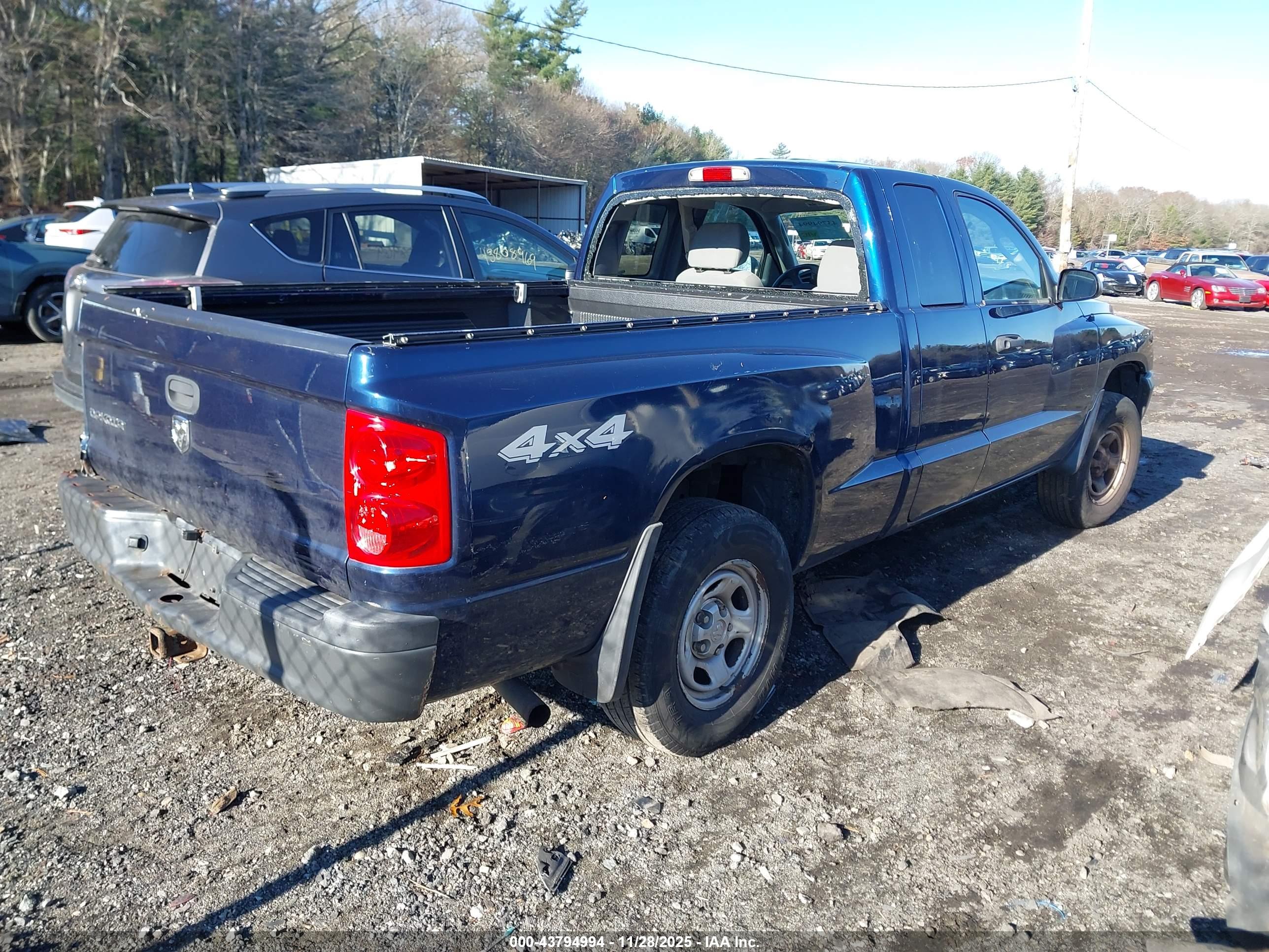 DODGE DAKOTA image 4