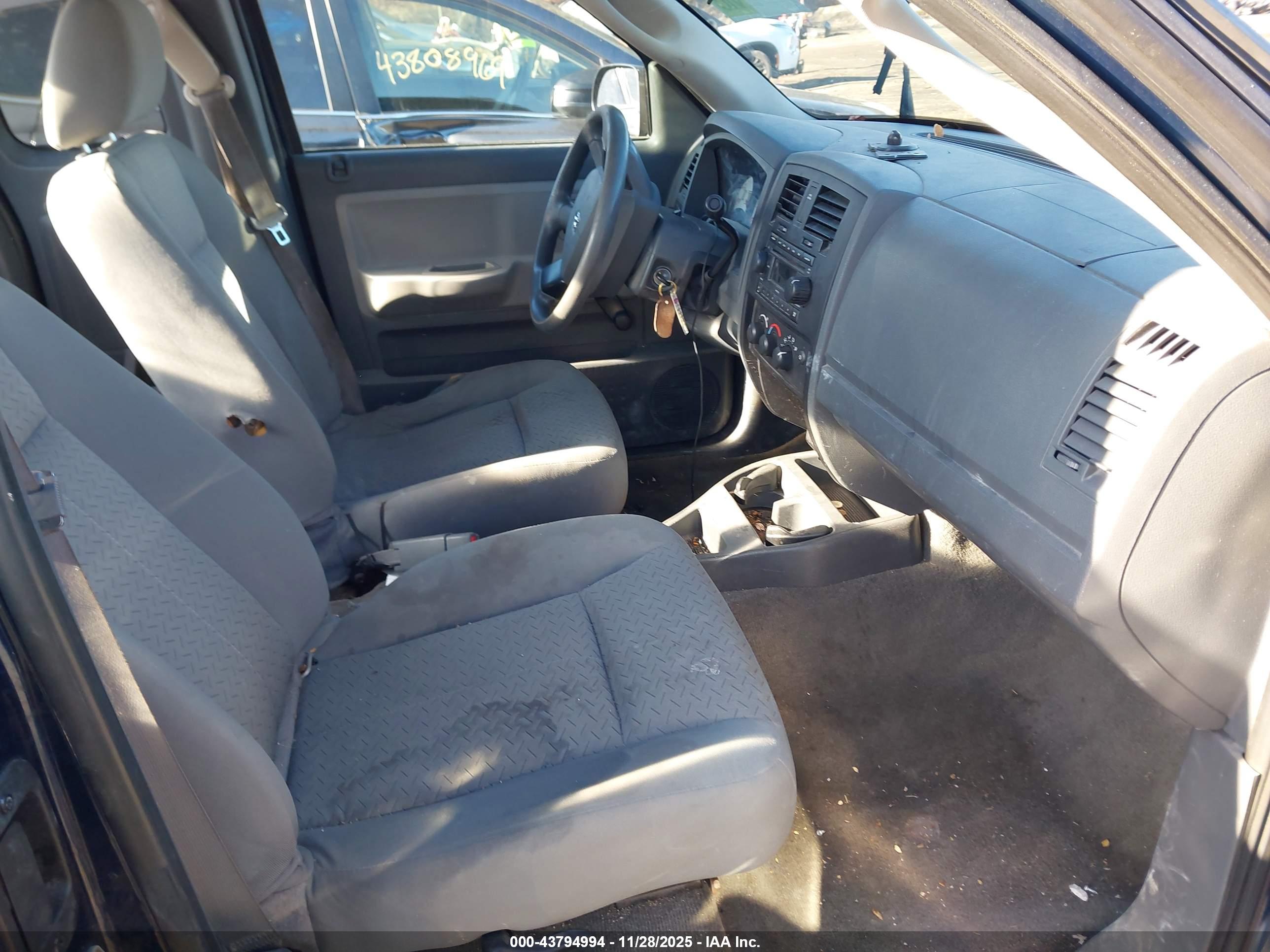 DODGE DAKOTA image 5