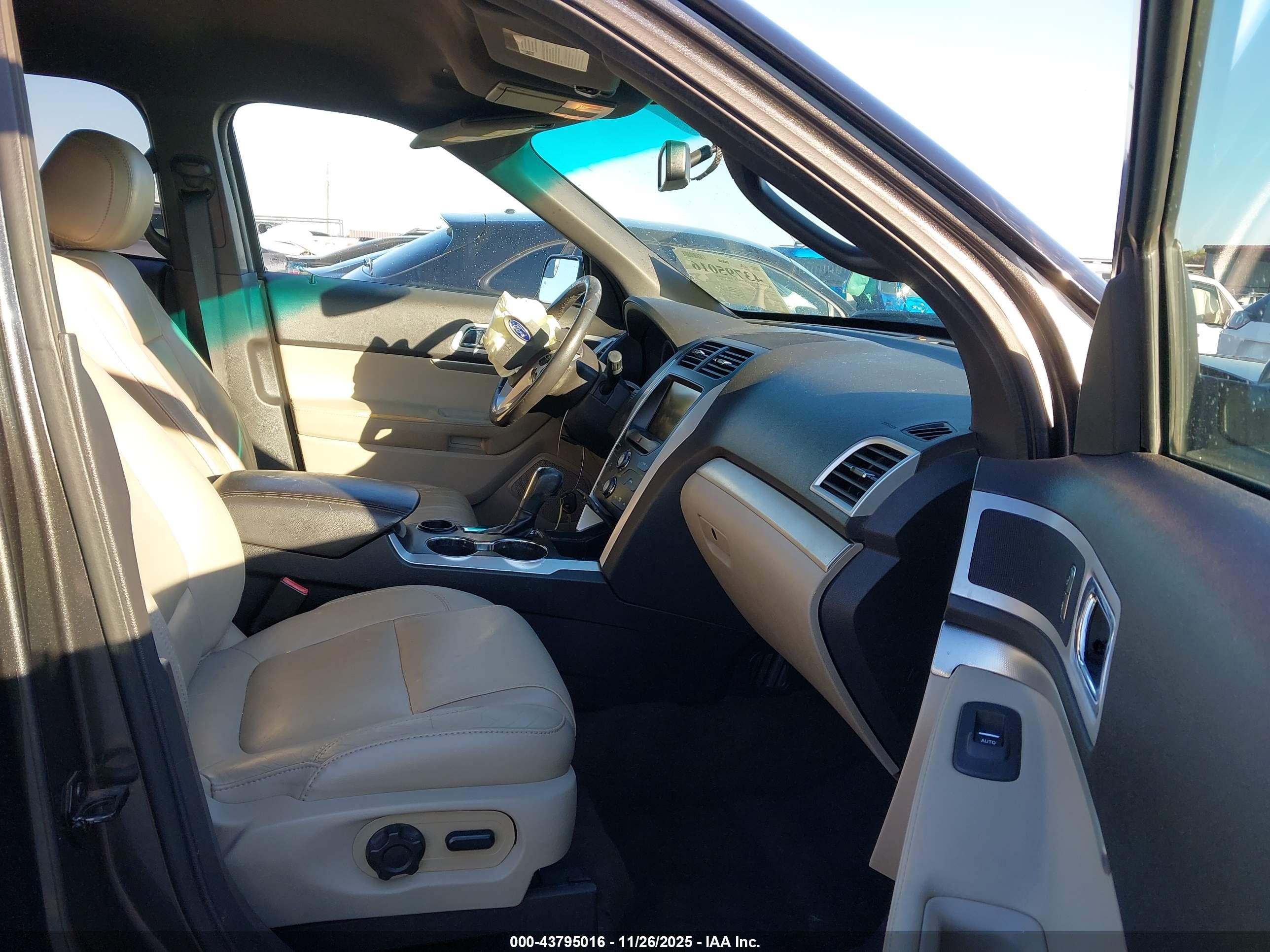 FORD EXPLORER image 5
