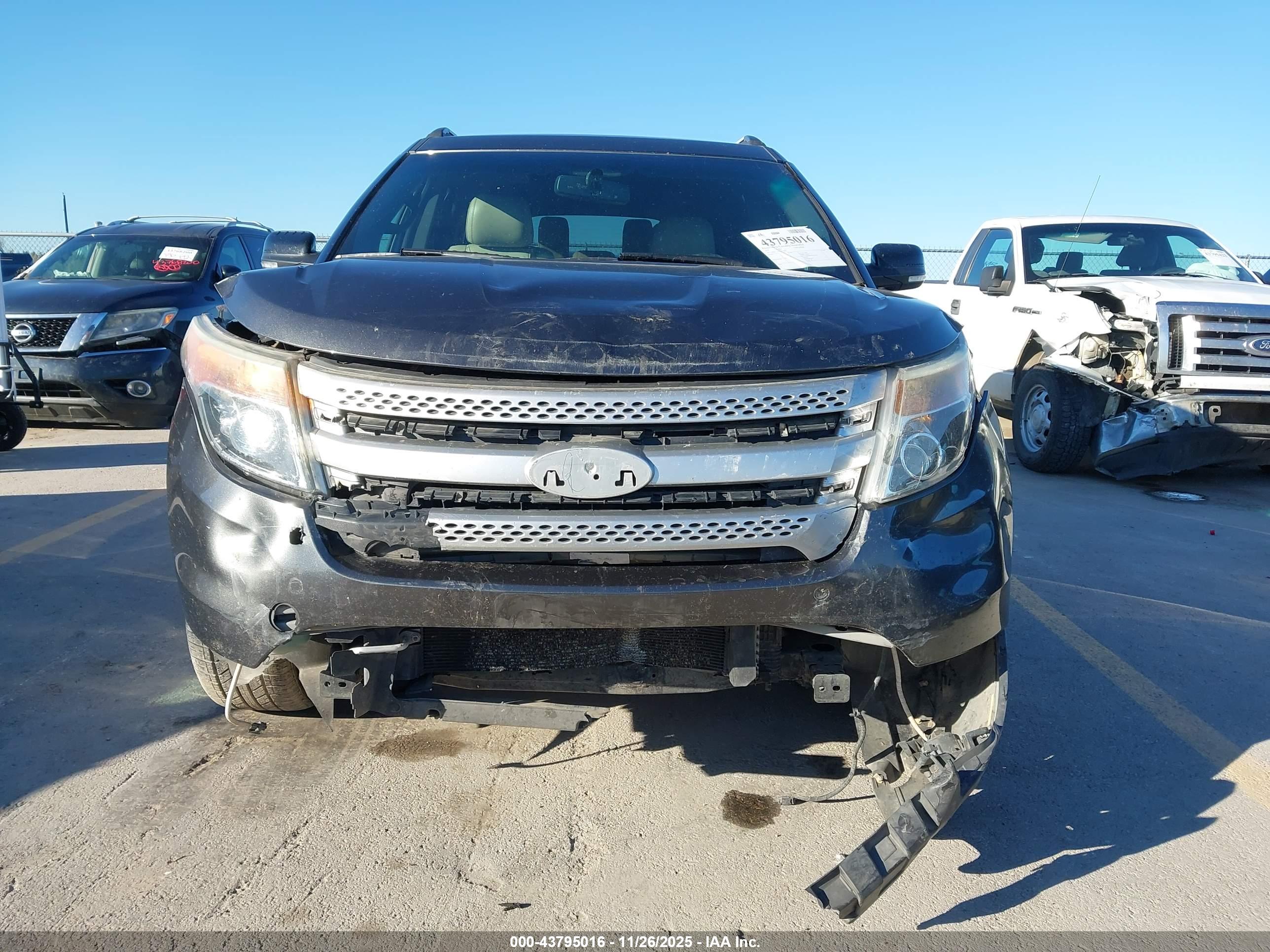 FORD EXPLORER image 6