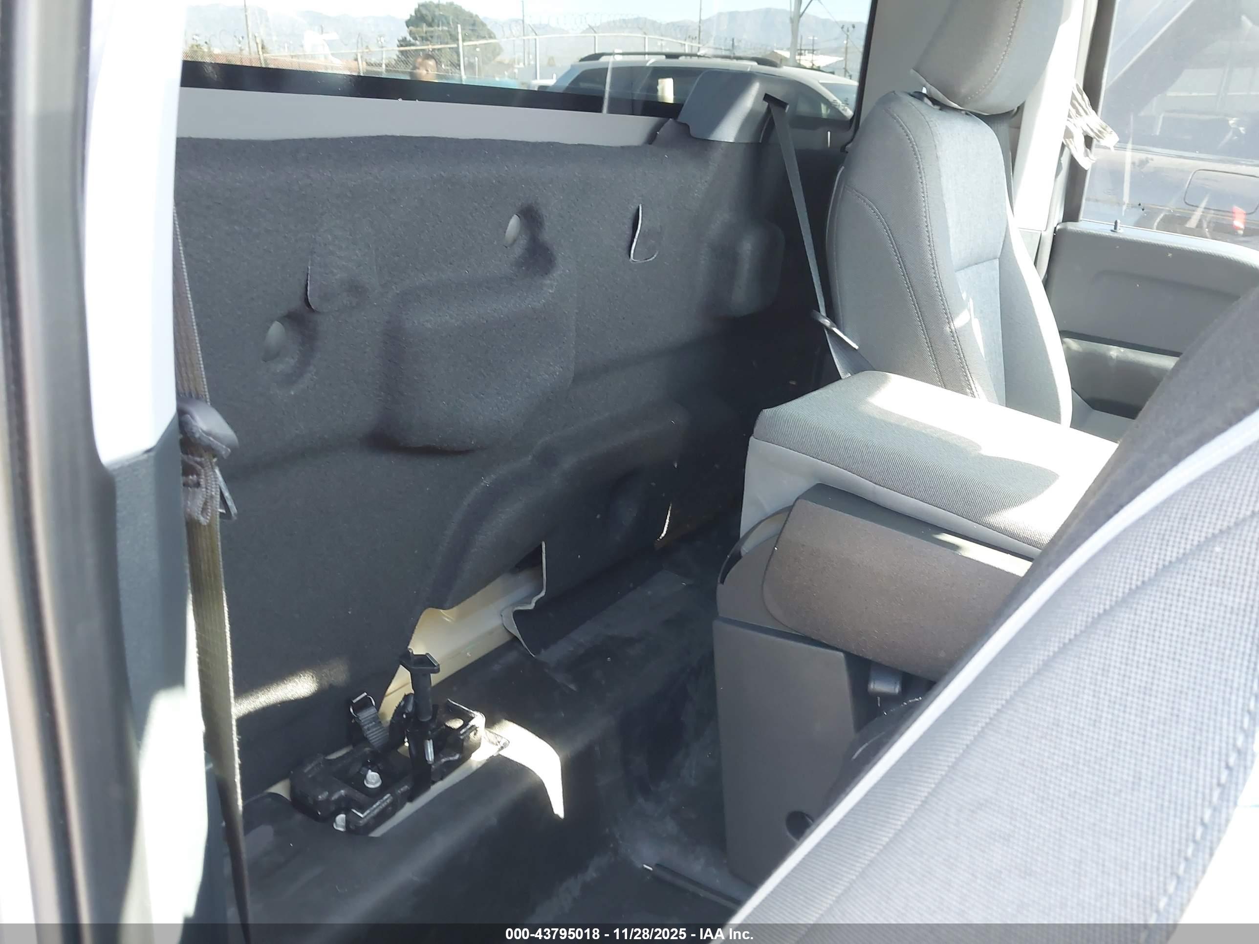 FORD F-150 image 8
