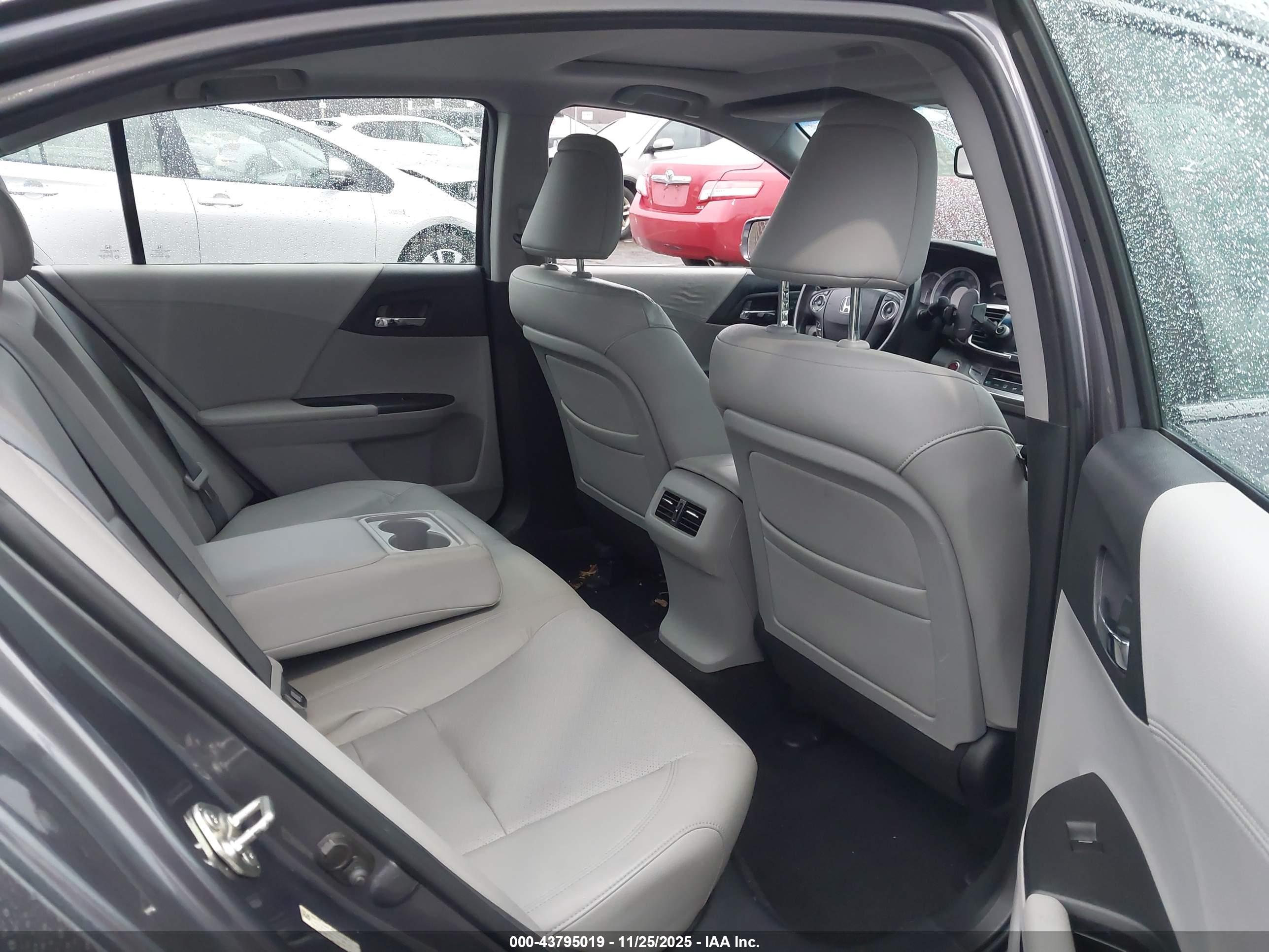 HONDA ACCORD image 8