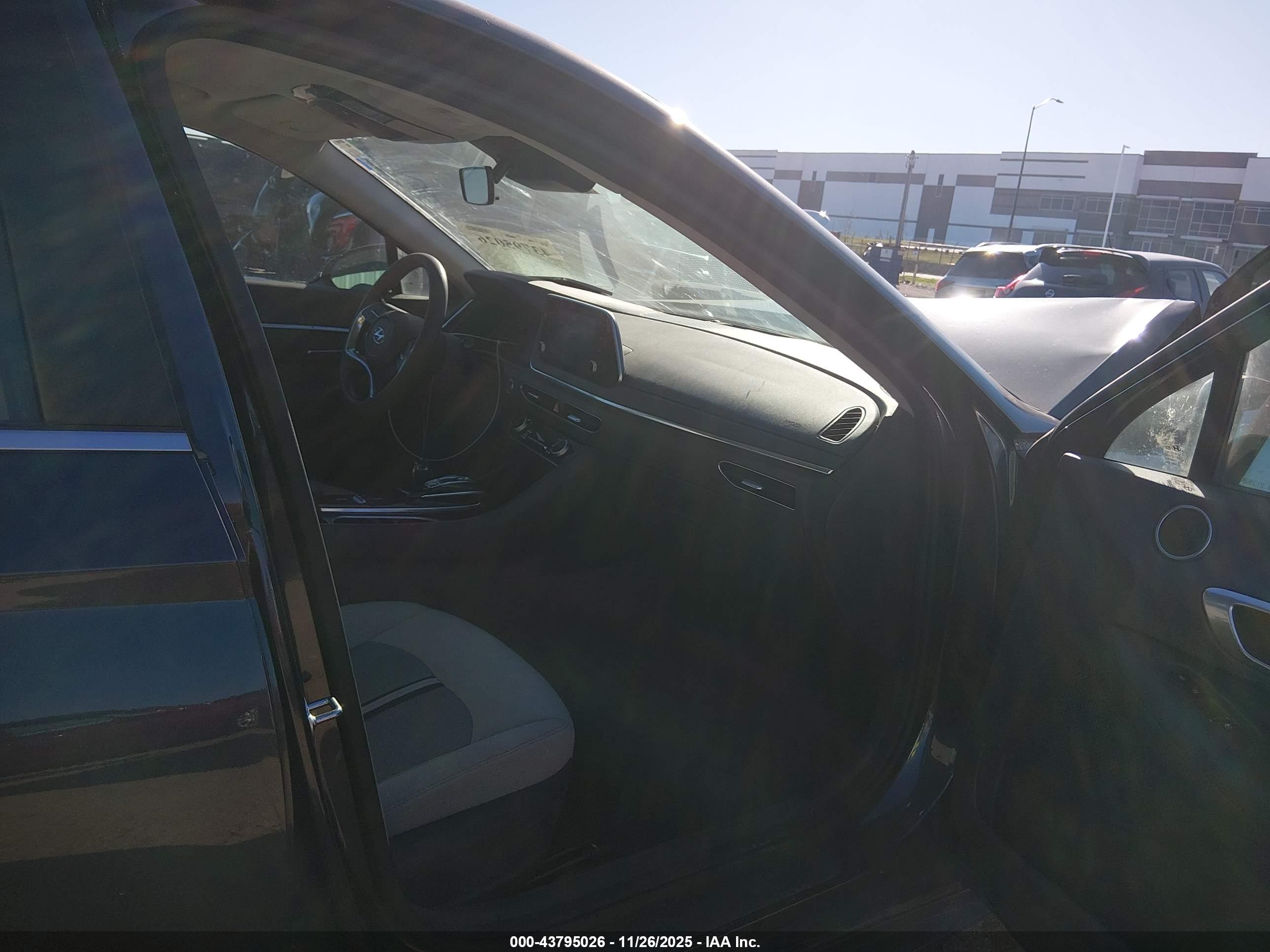 HYUNDAI SONATA image 5