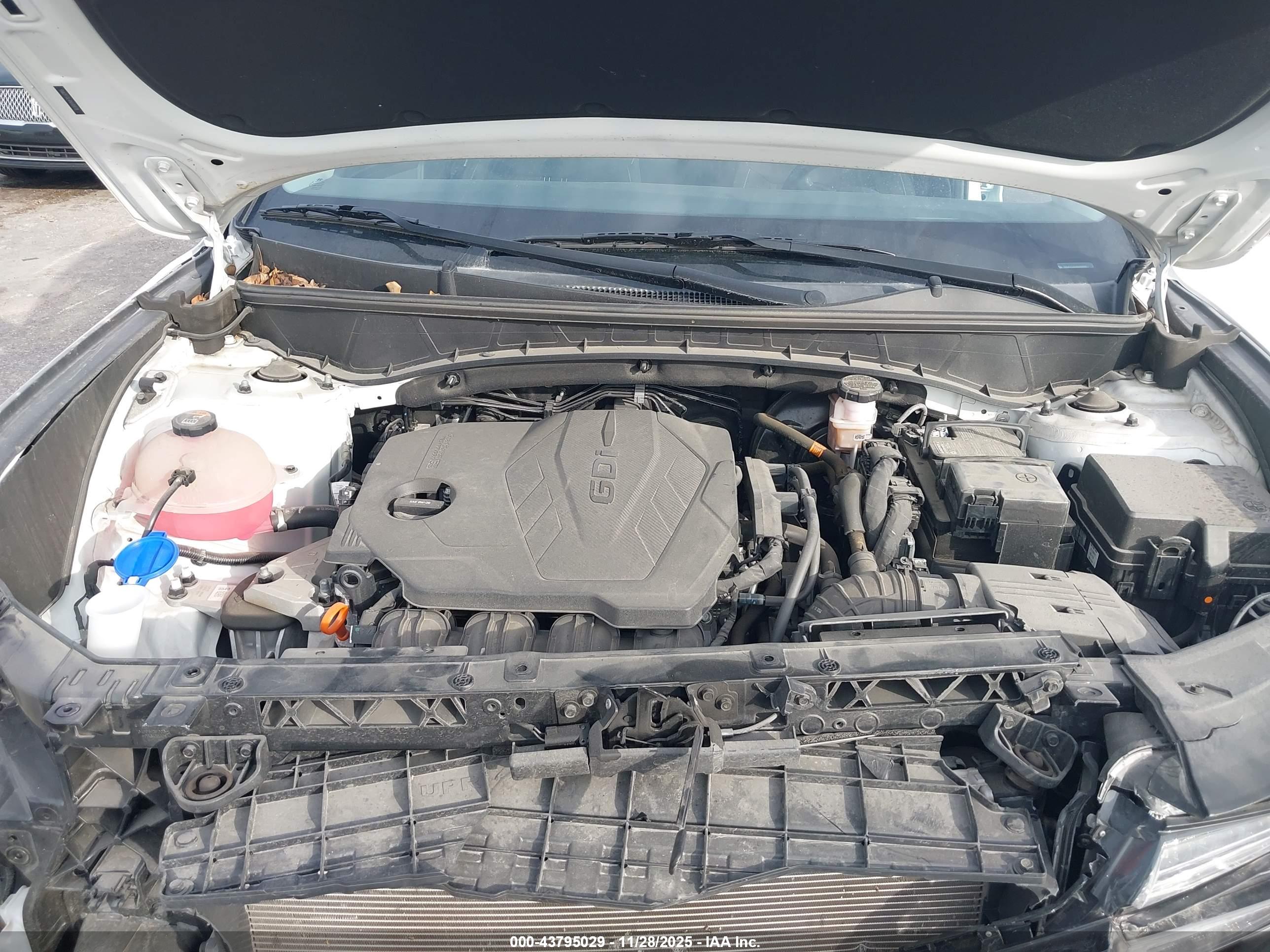 HYUNDAI TUCSON image 10