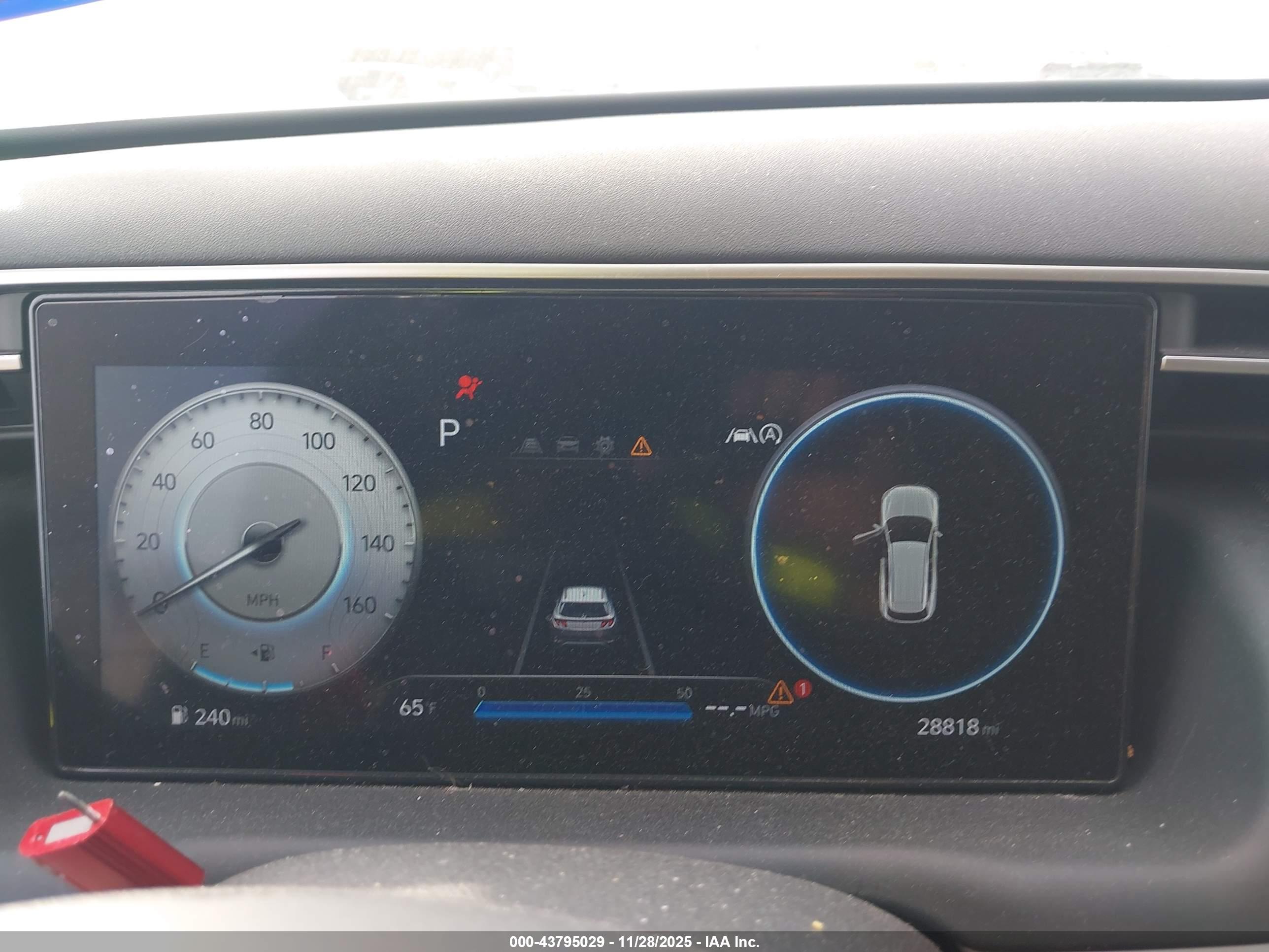 HYUNDAI TUCSON image 7
