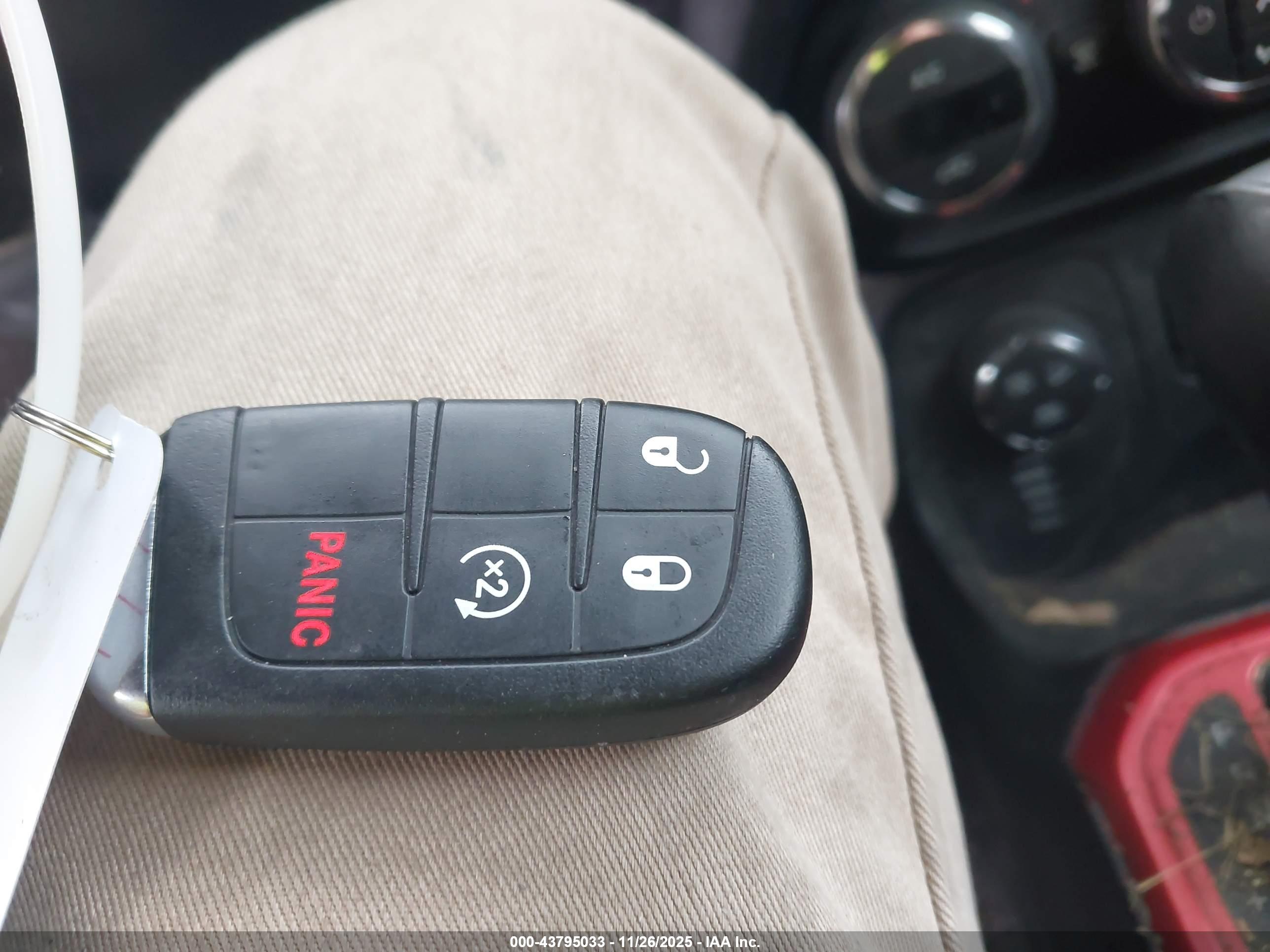 JEEP RENEGADE image 11