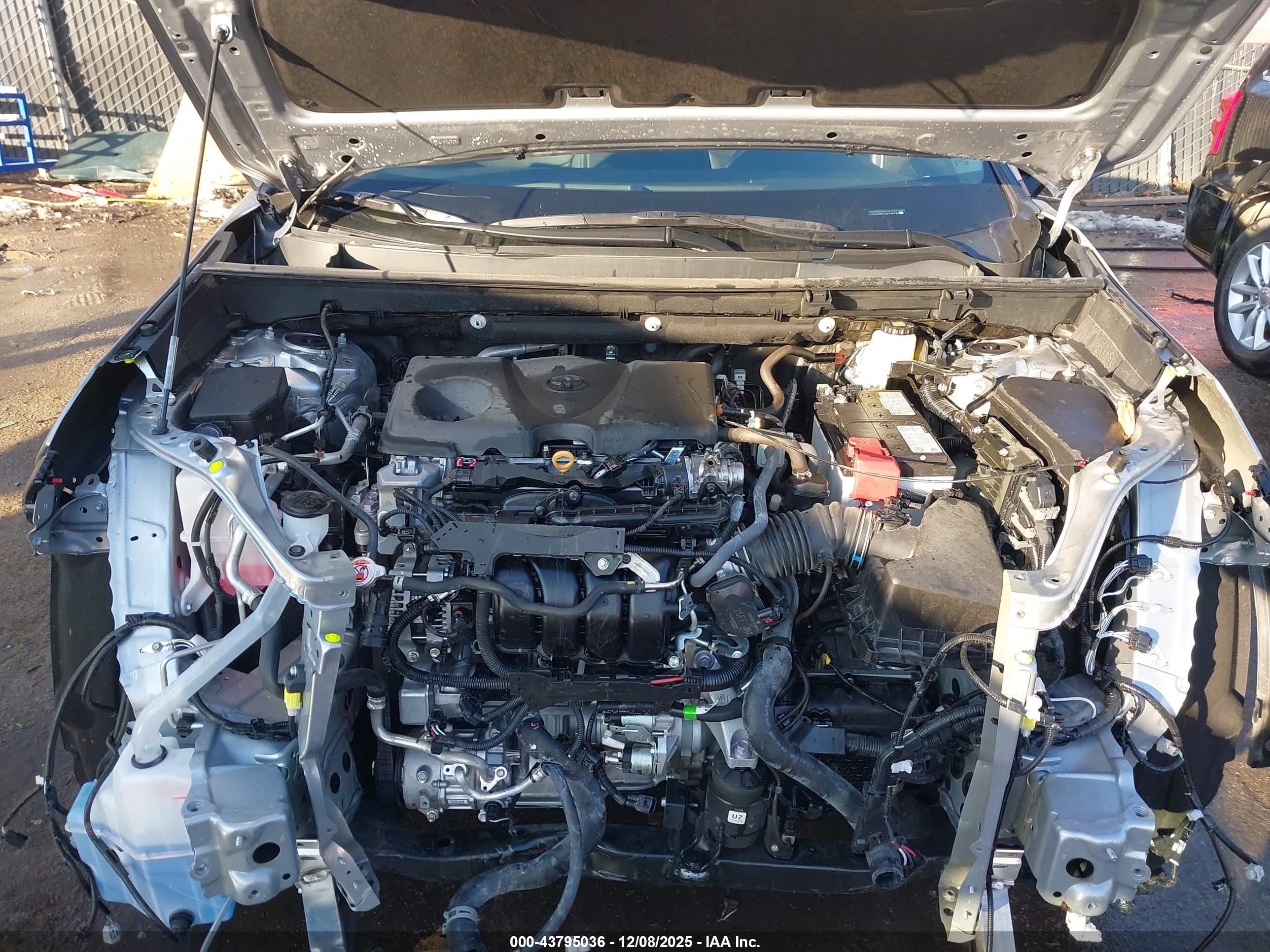 TOYOTA RAV4 image 10