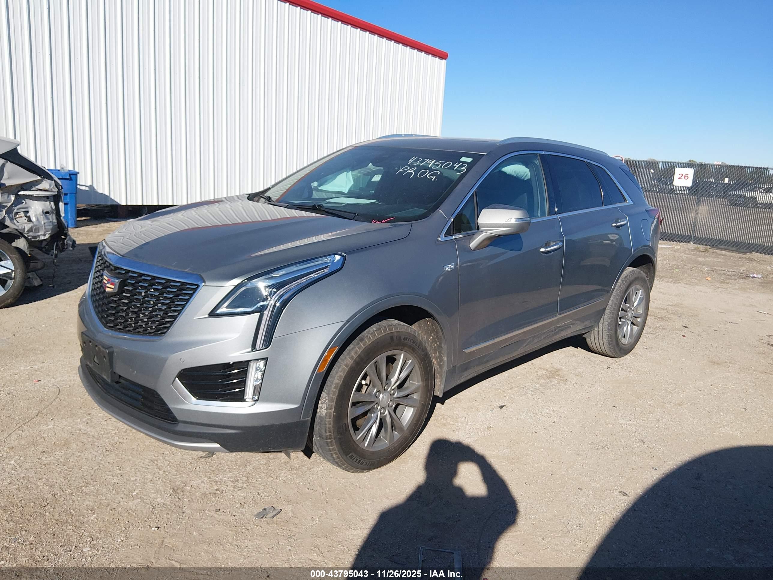 CADILLAC XT5 image 2