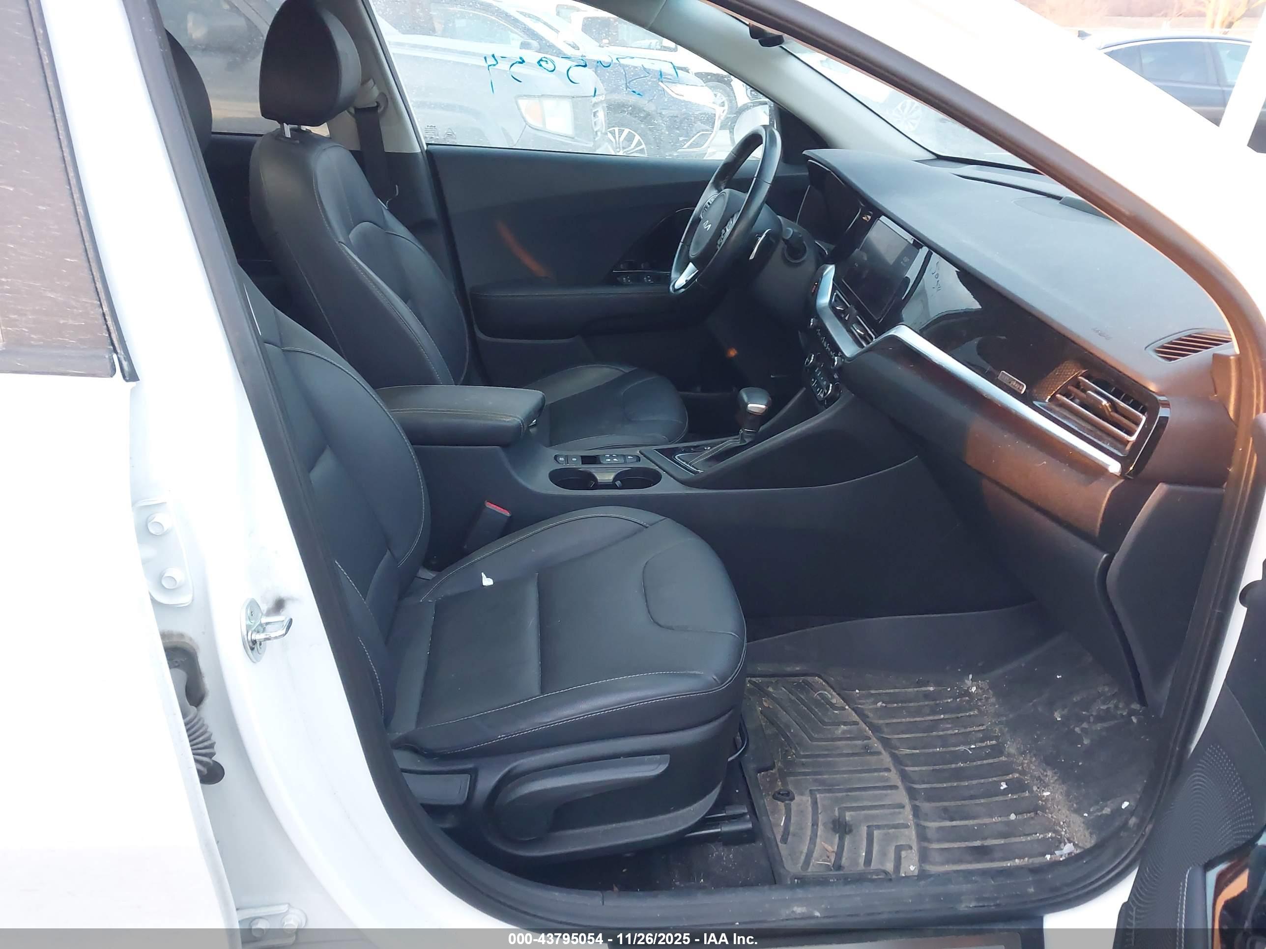 KIA NIRO image 5