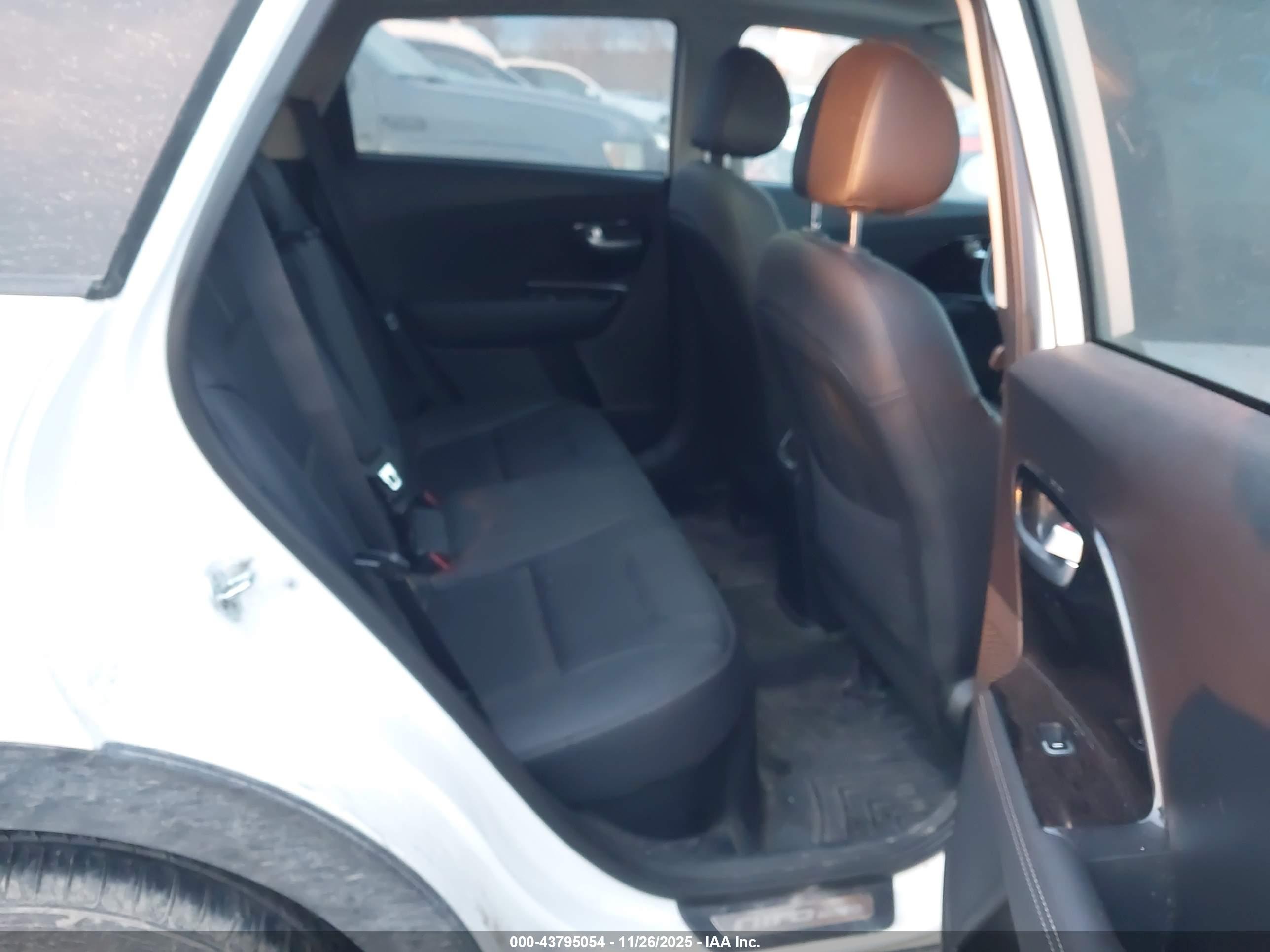 KIA NIRO image 8
