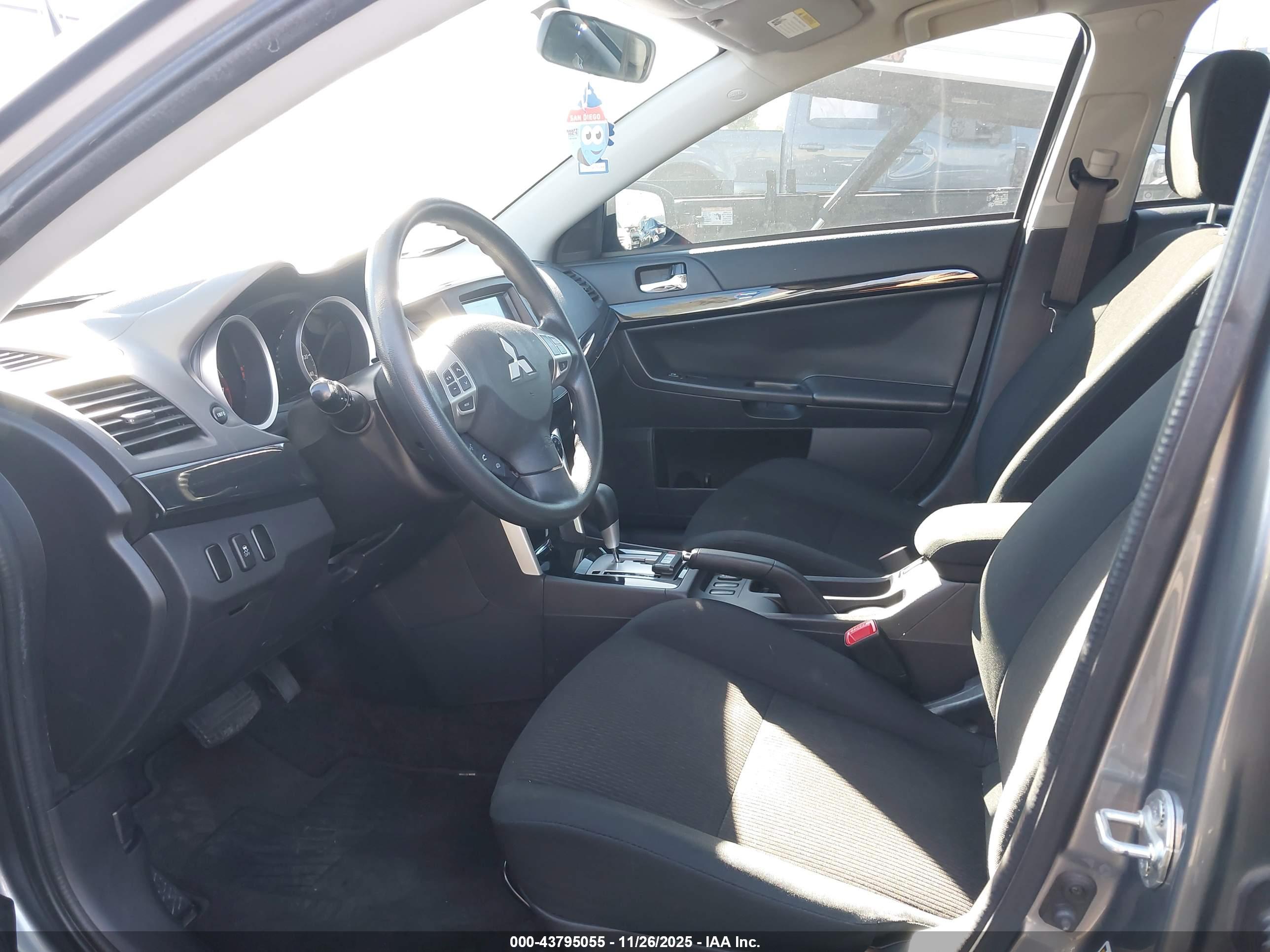 MITSUBISHI LANCER image 5