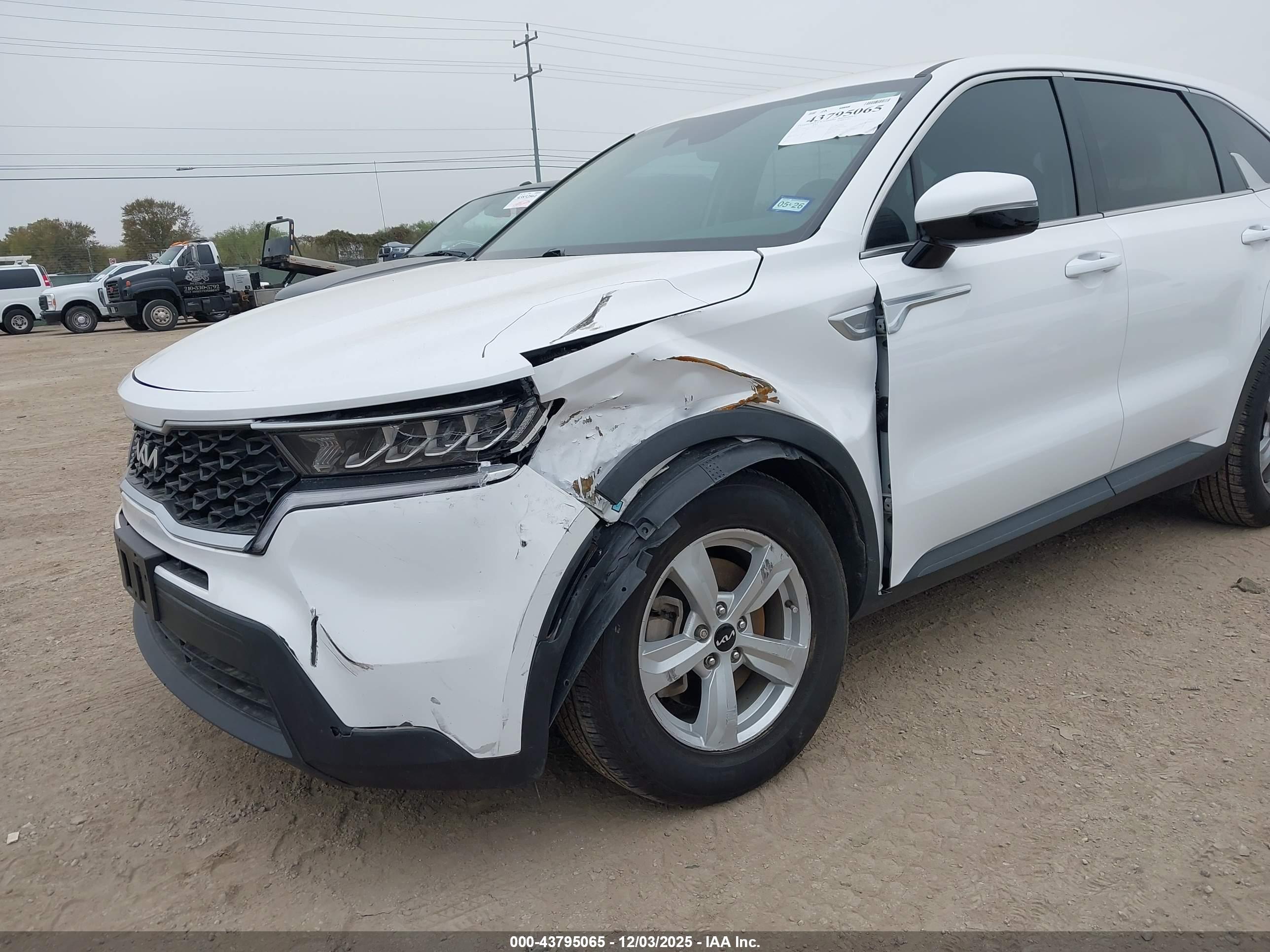 KIA SORENTO image 6