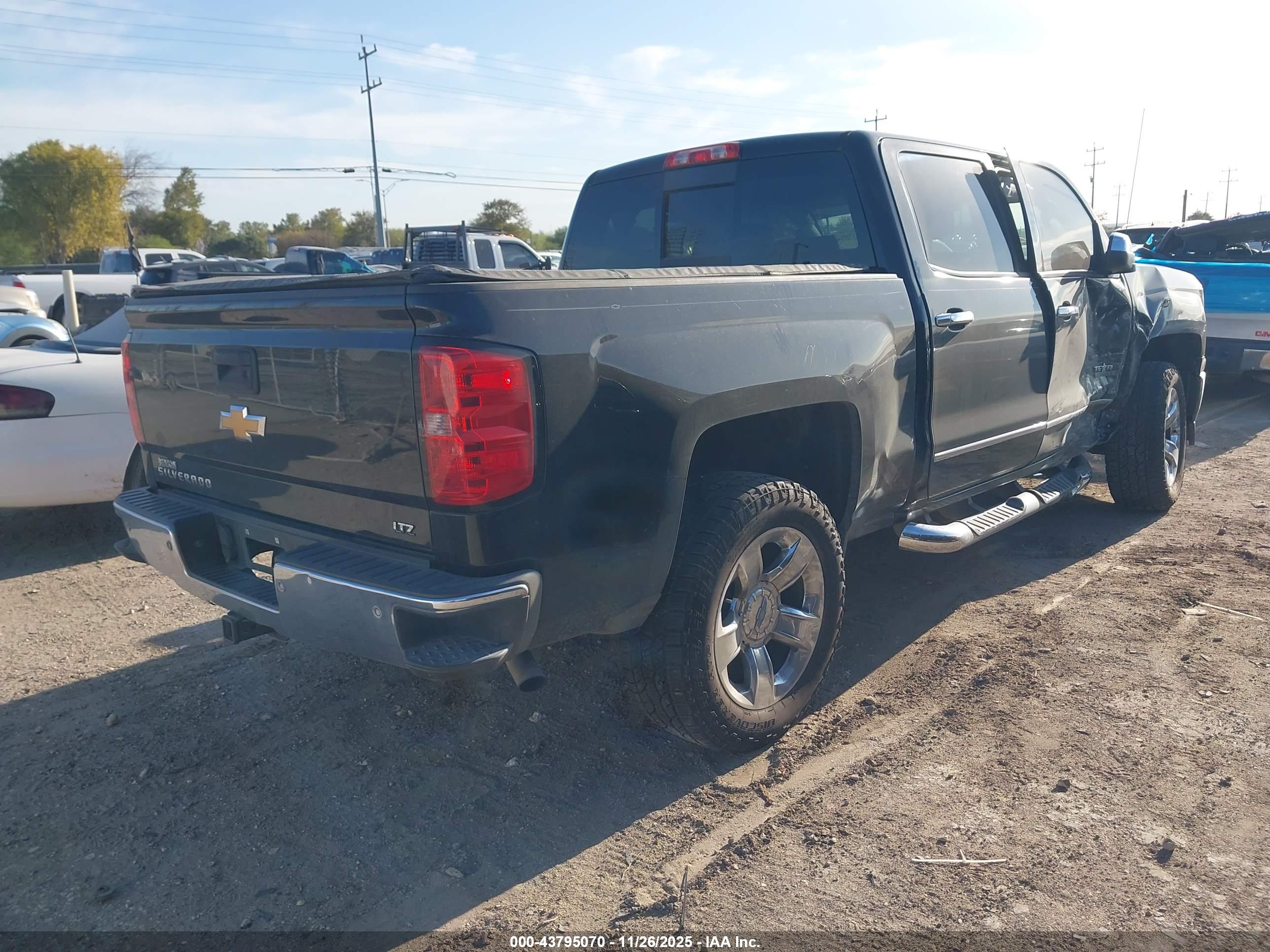 CHEVROLET SILVERADO image 4