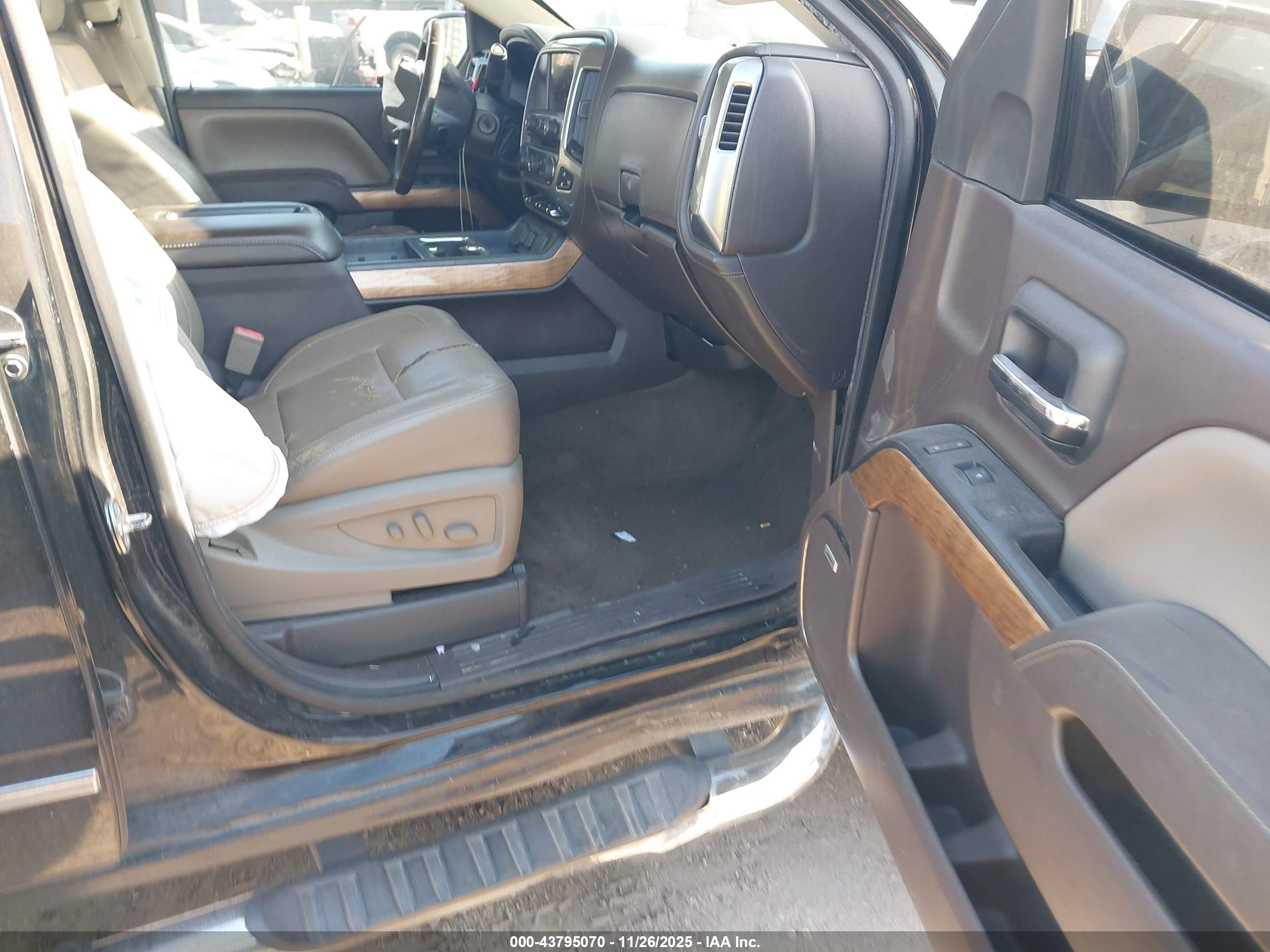 CHEVROLET SILVERADO image 5