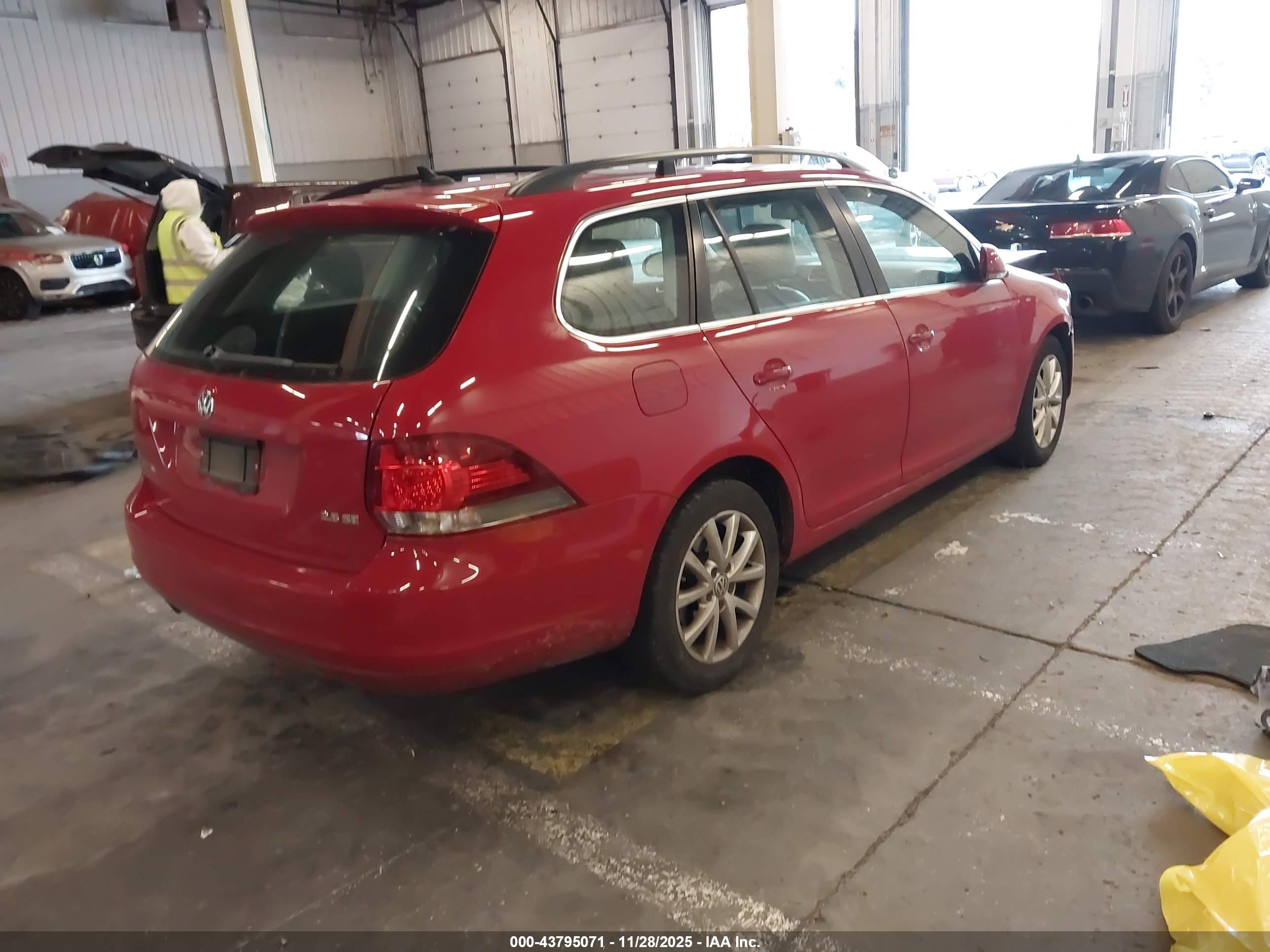 VOLKSWAGEN JETTA image 4
