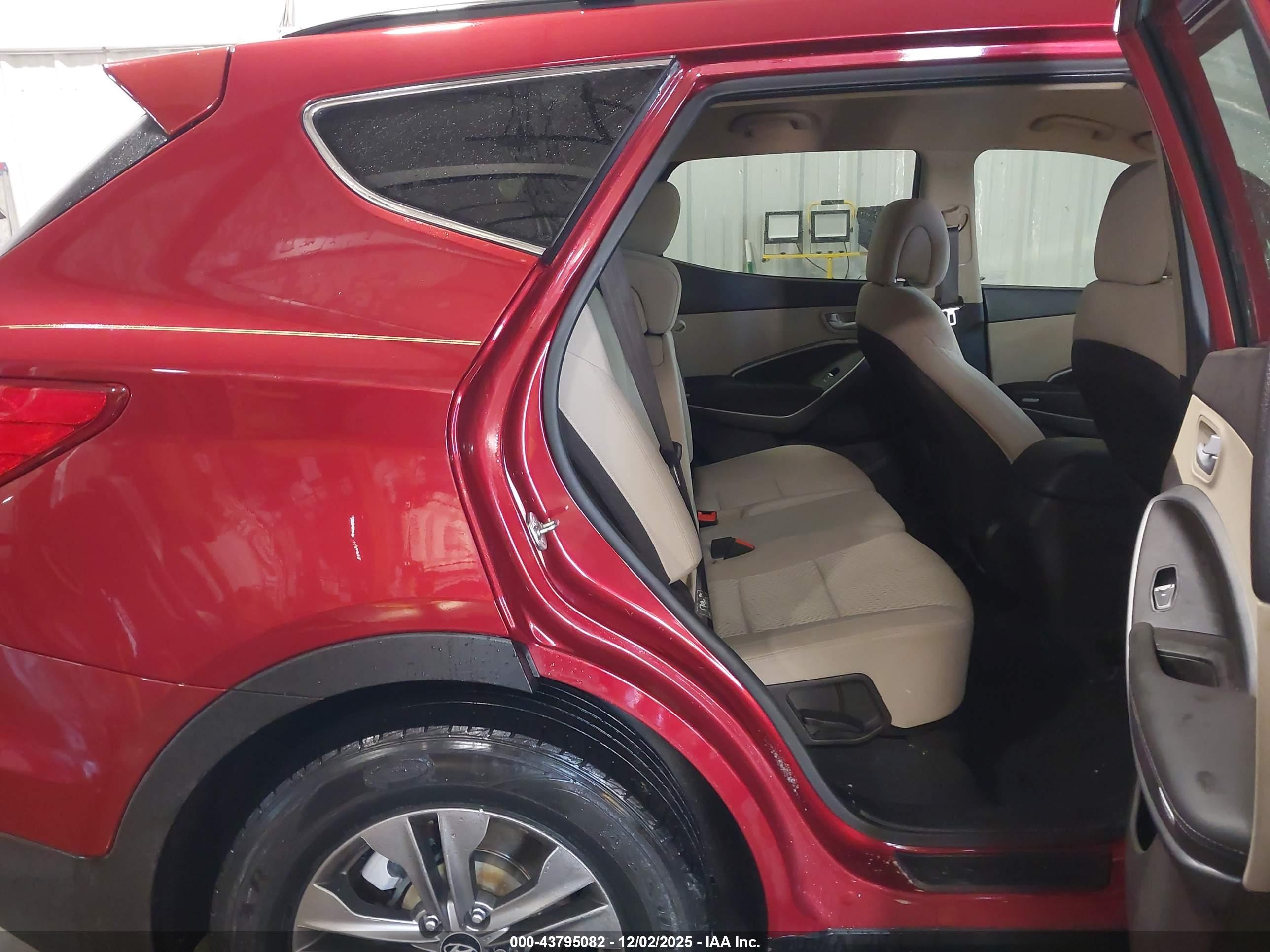 HYUNDAI SANTA image 8