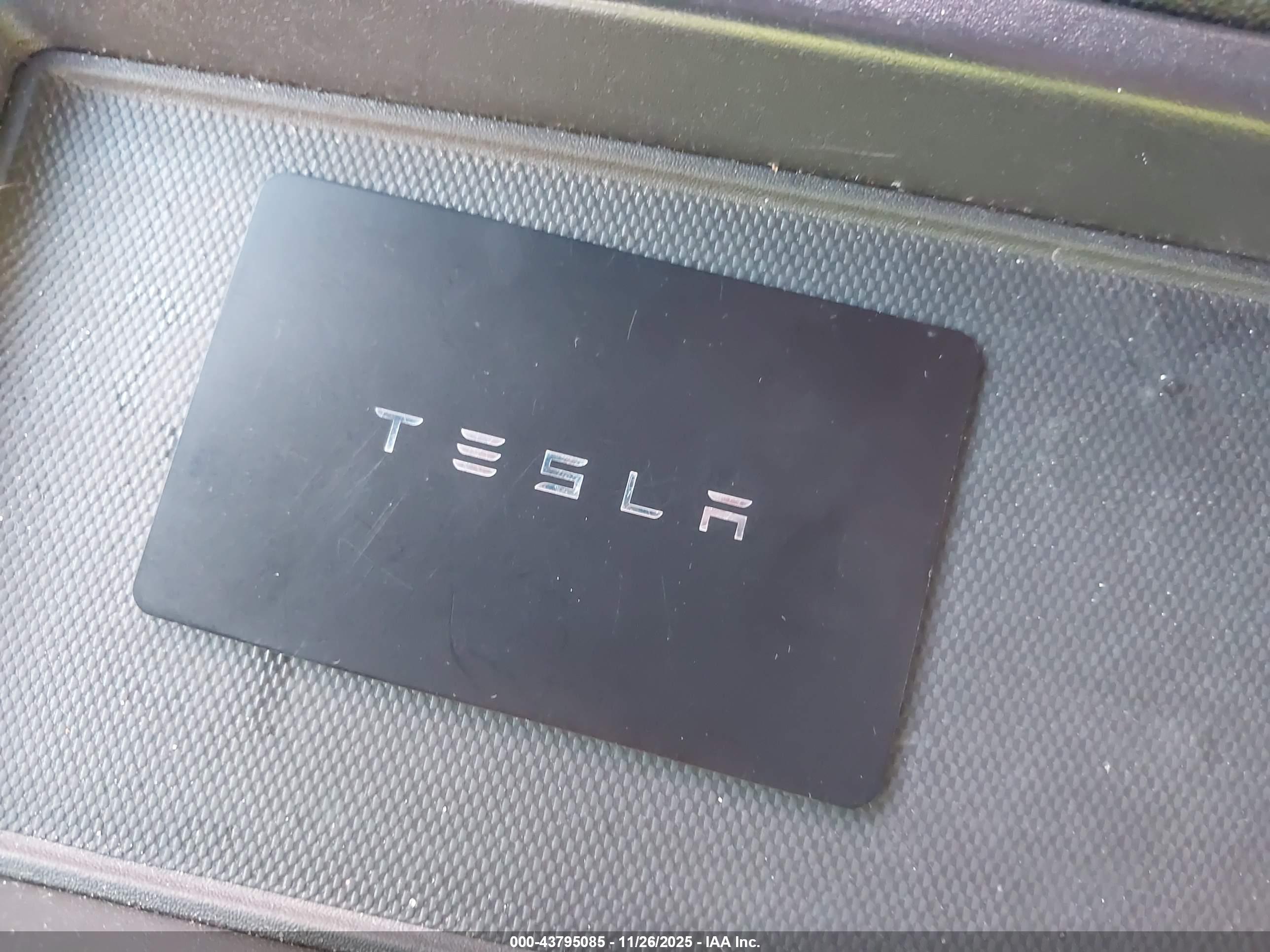 TESLA MODEL image 11