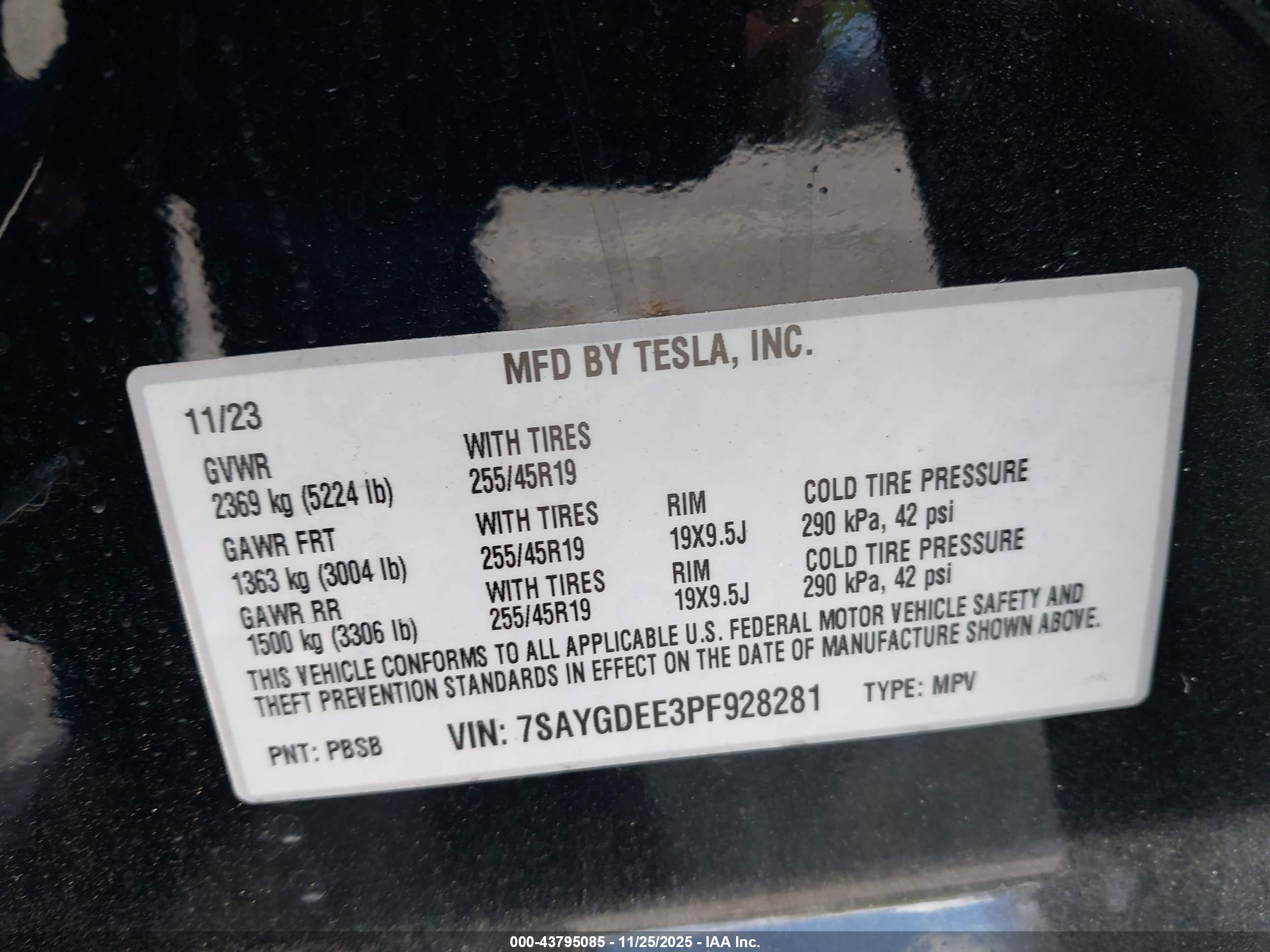TESLA MODEL image 9