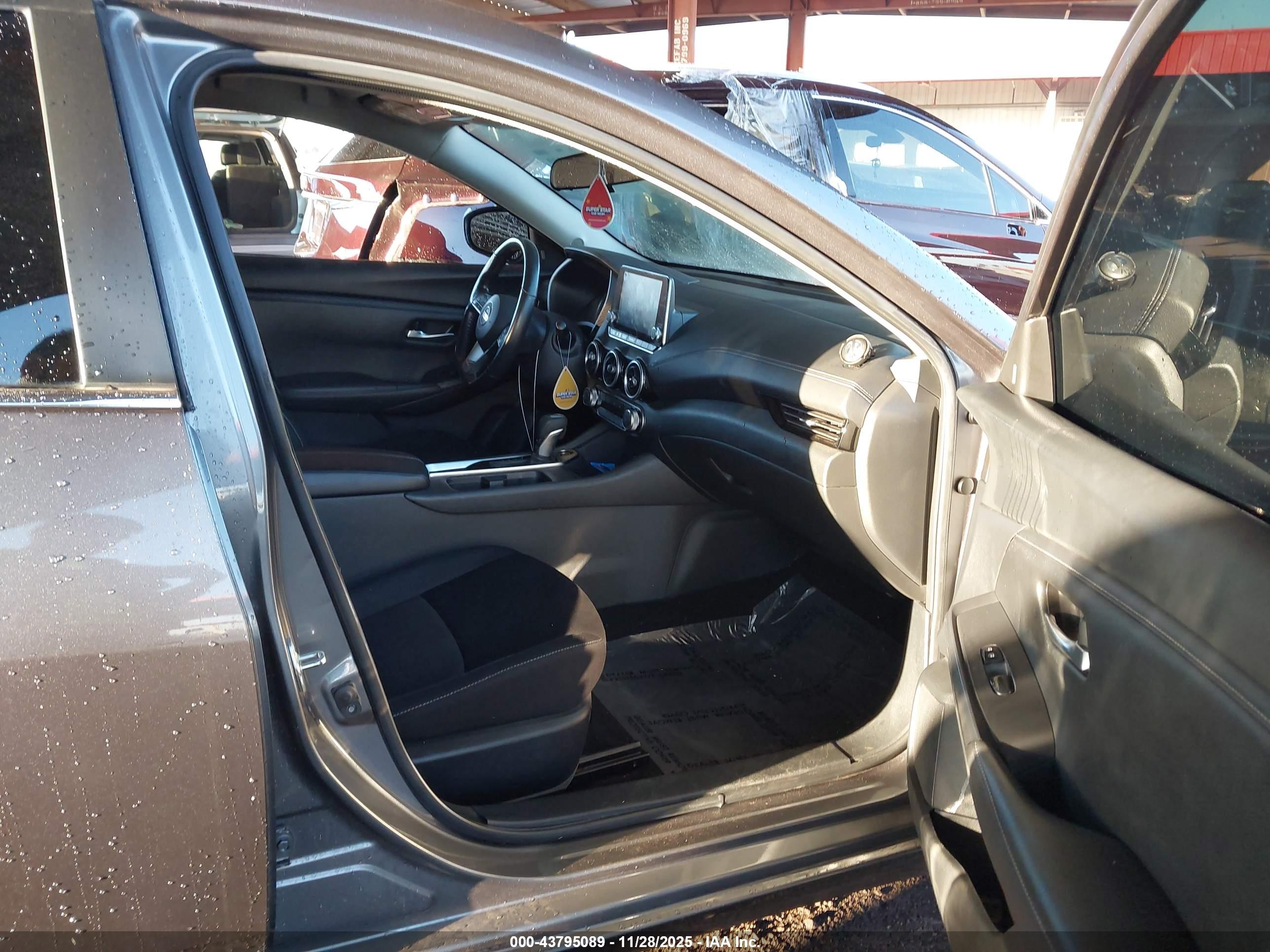 NISSAN SENTRA image 5