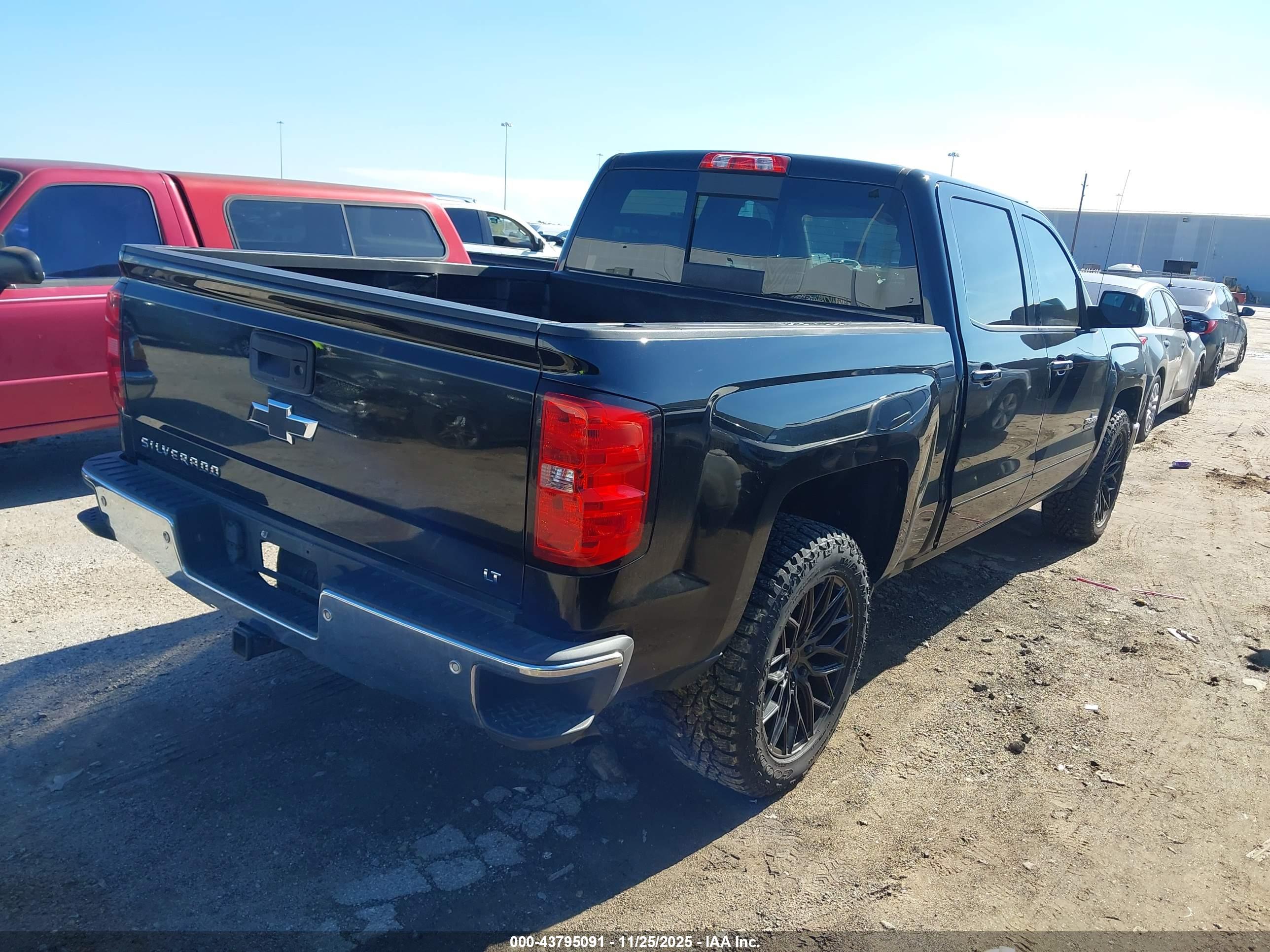 CHEVROLET SILVERADO image 4