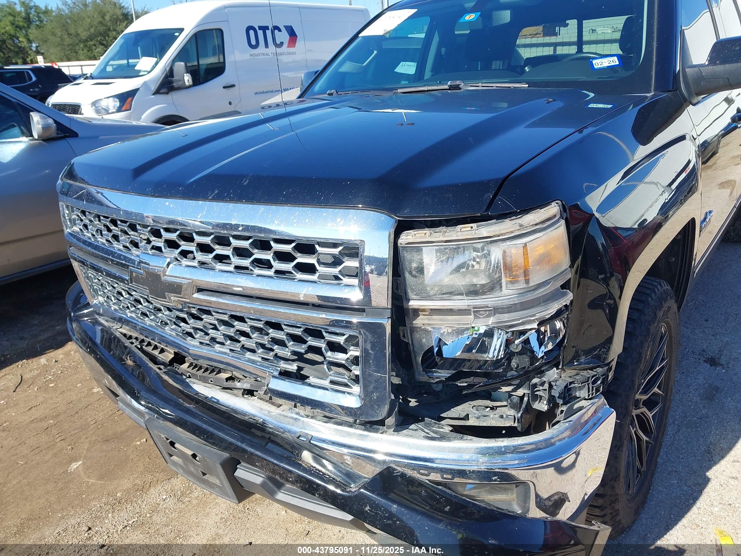 CHEVROLET SILVERADO image 6