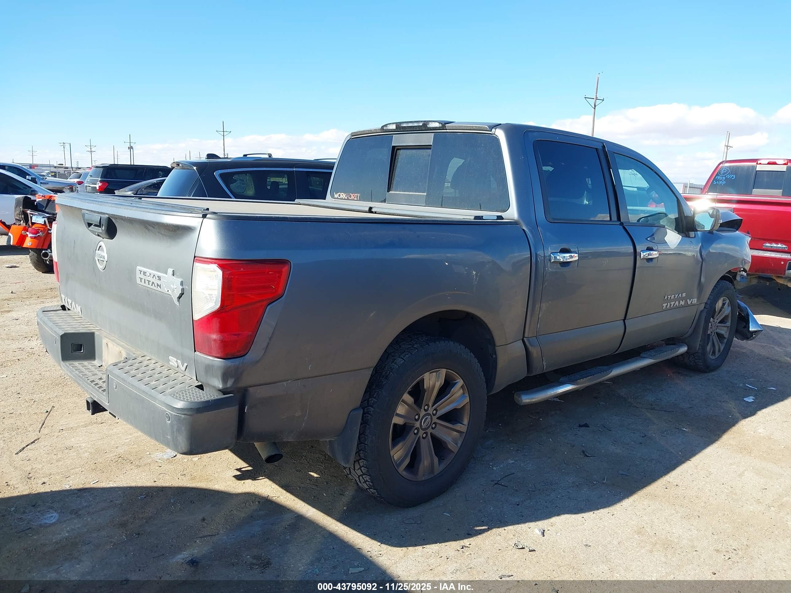 NISSAN TITAN image 4