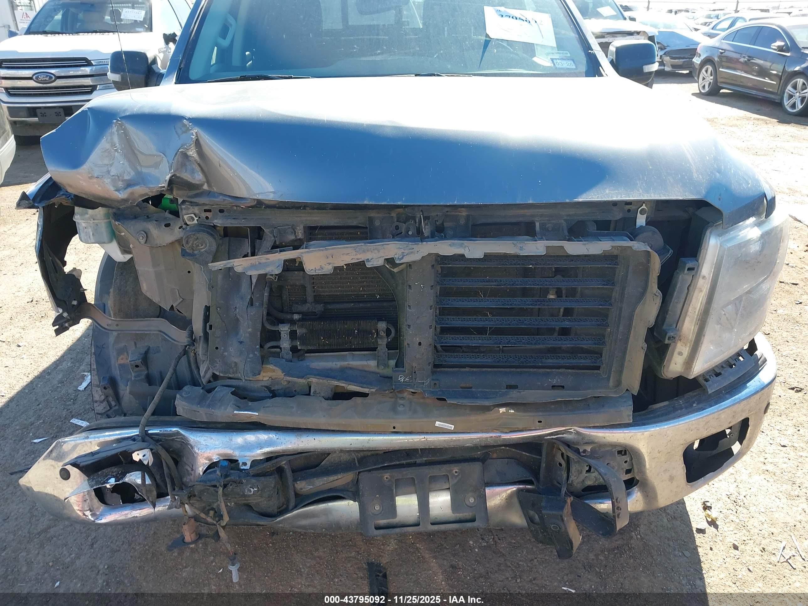 NISSAN TITAN image 6