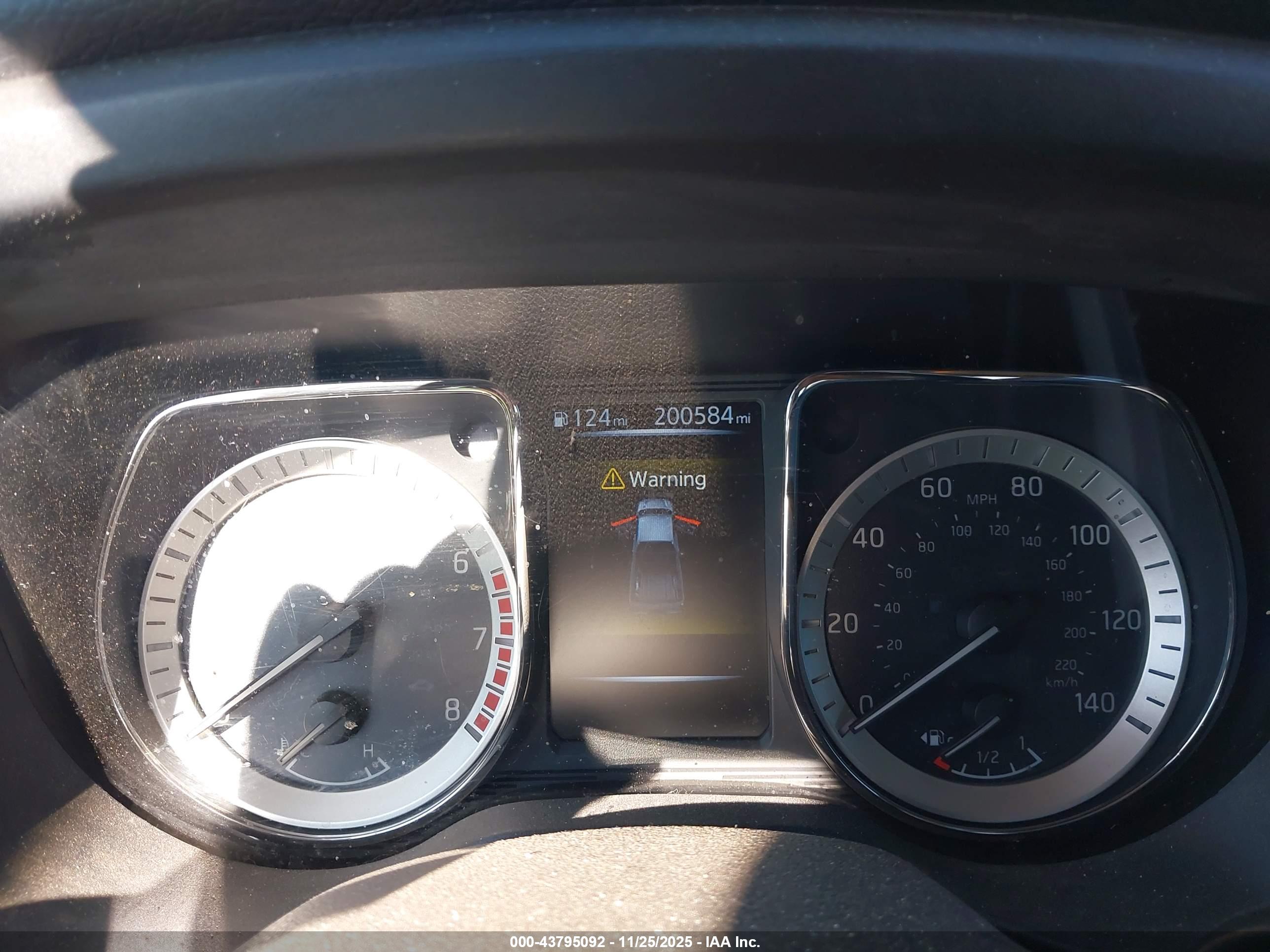 NISSAN TITAN image 7