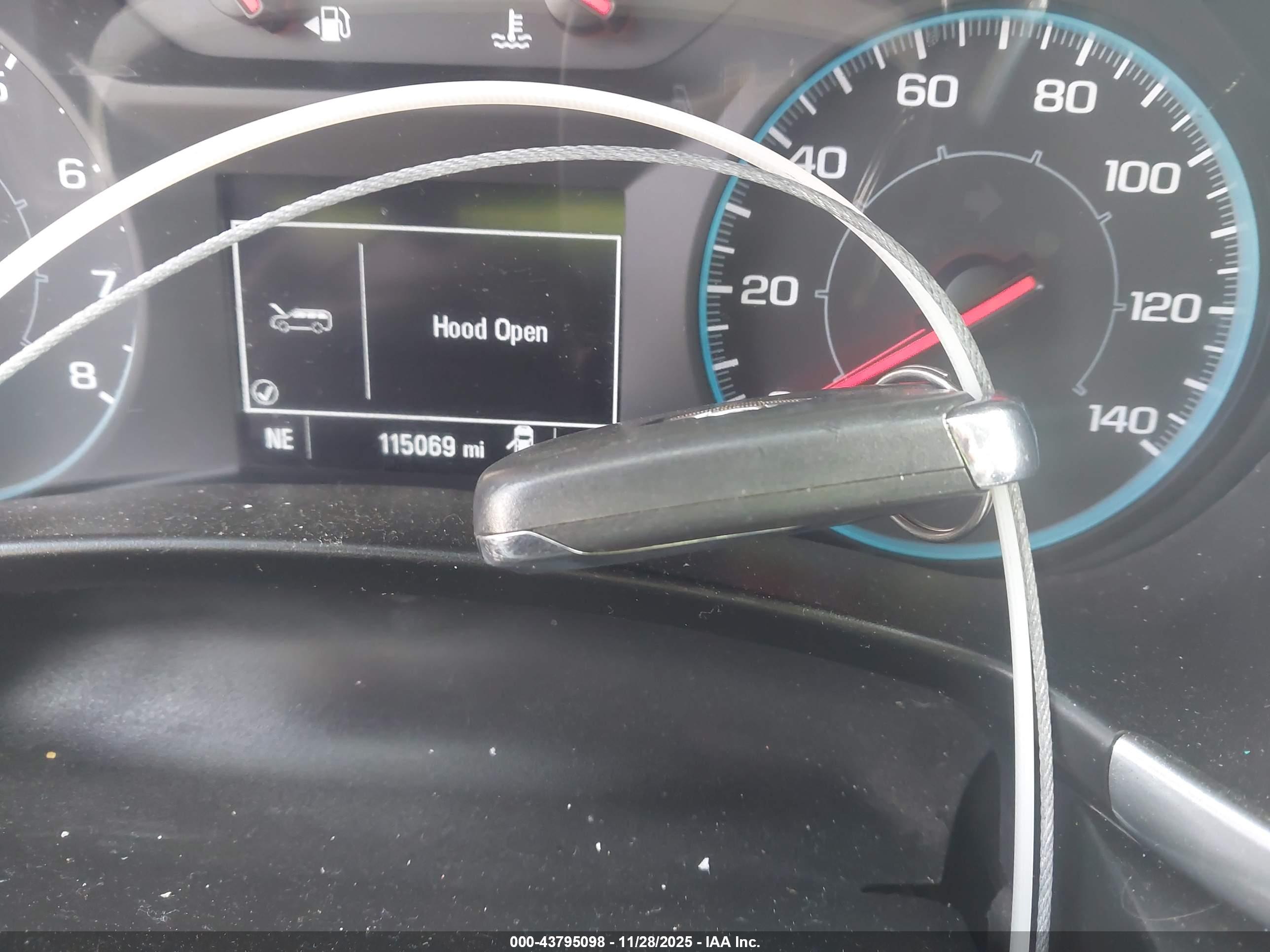 CHEVROLET EQUINOX image 11