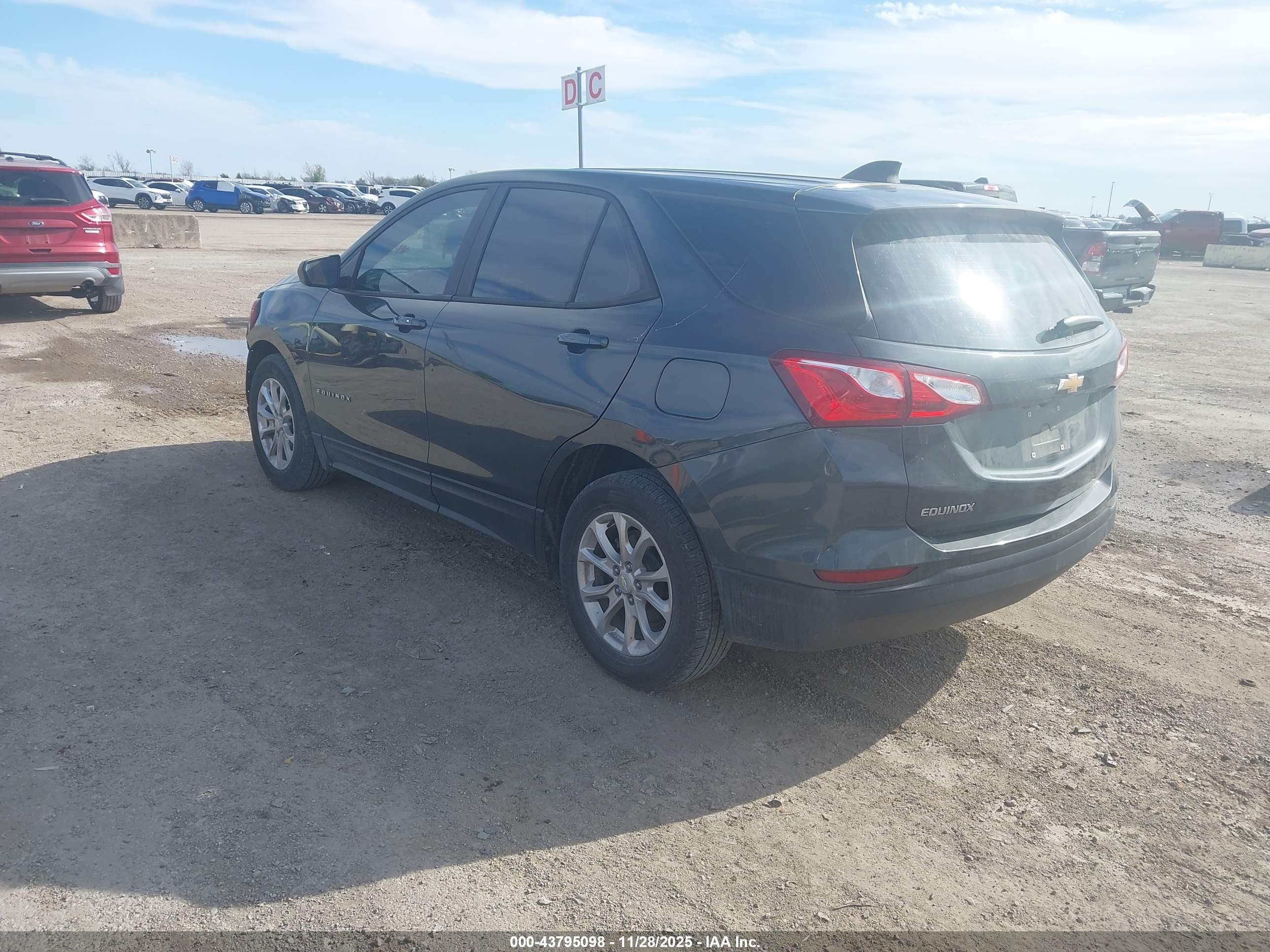 CHEVROLET EQUINOX image 3