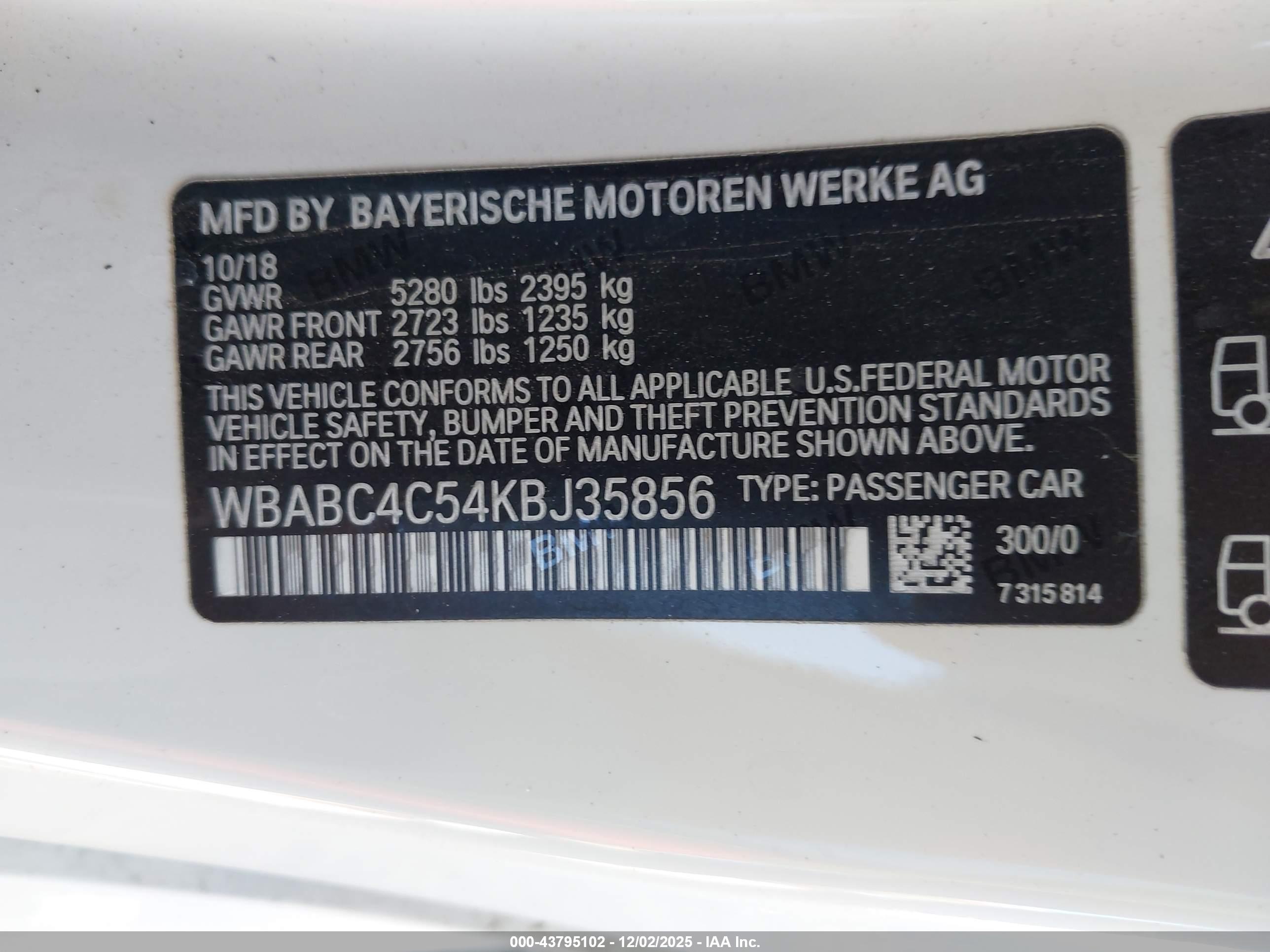 BMW M850I image 9