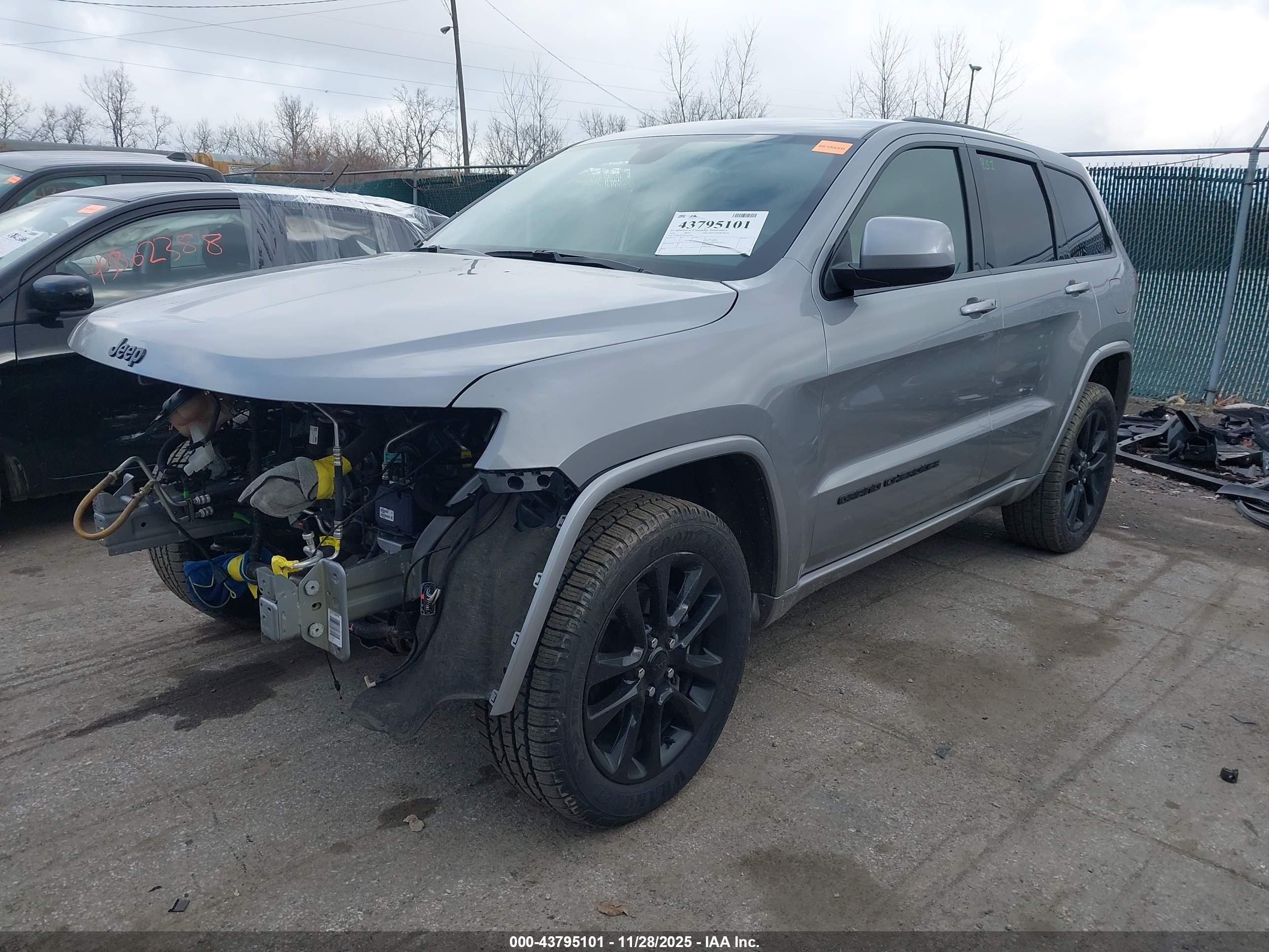 JEEP GRAND image 2