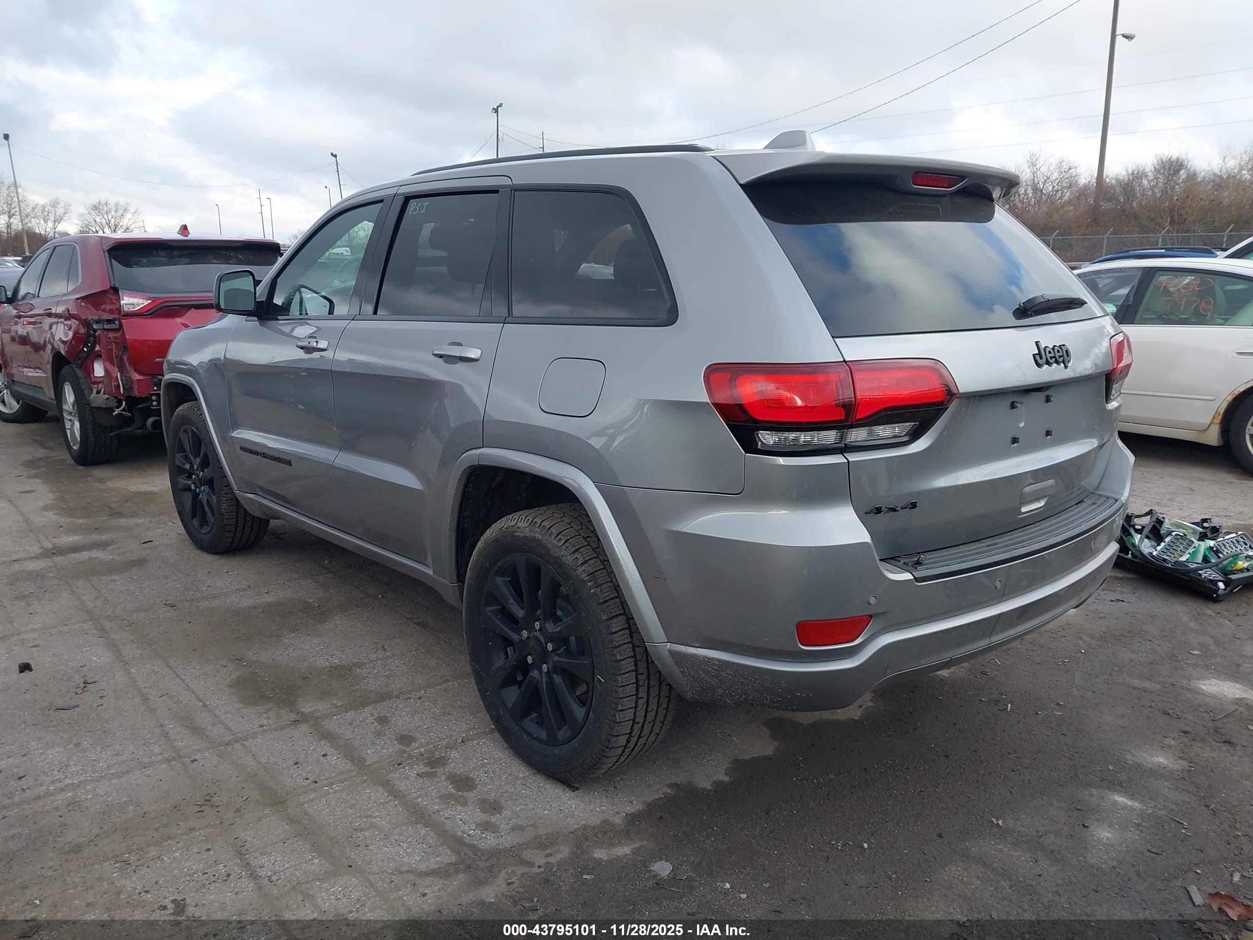JEEP GRAND image 3