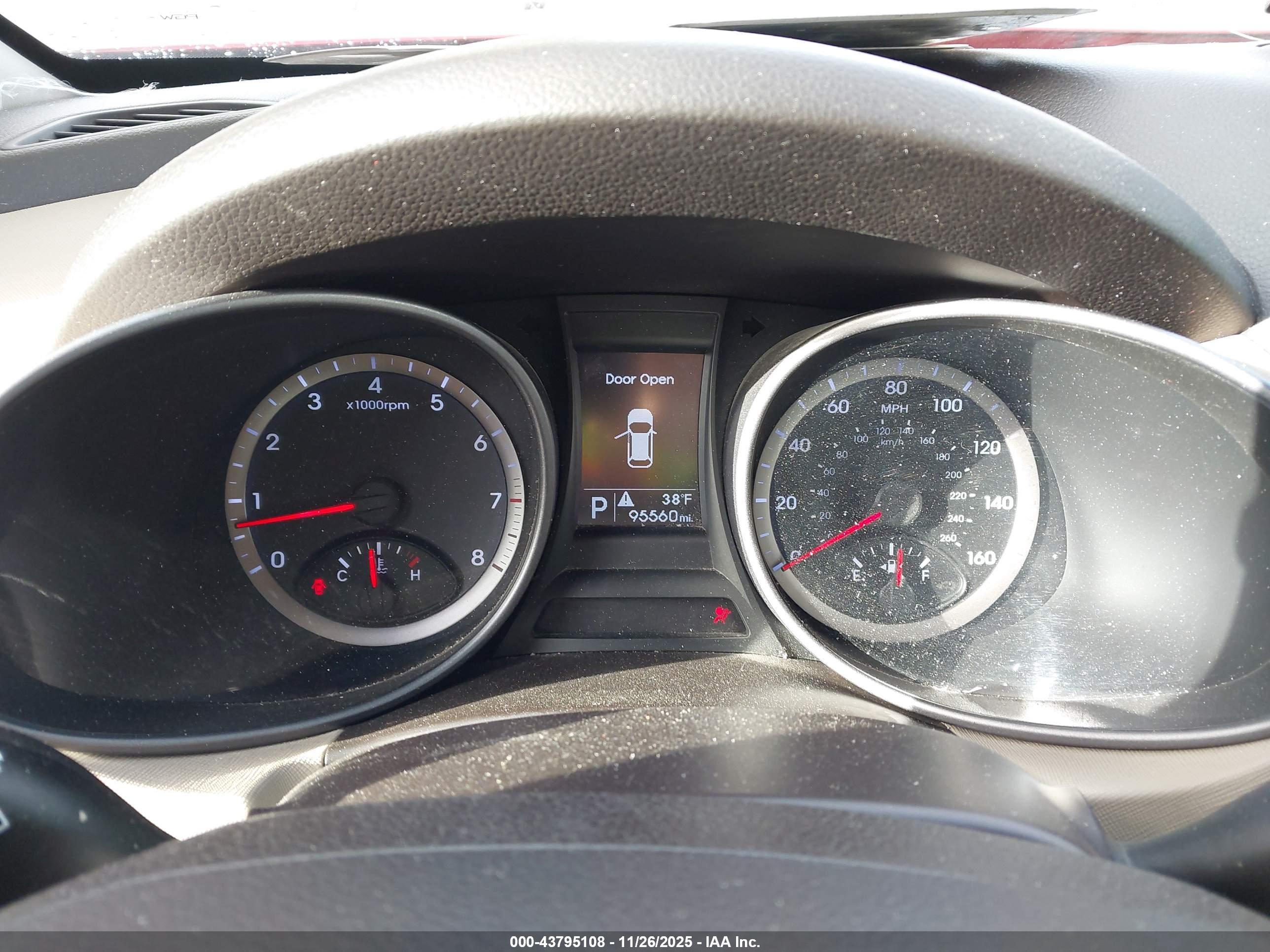 HYUNDAI SANTA image 7