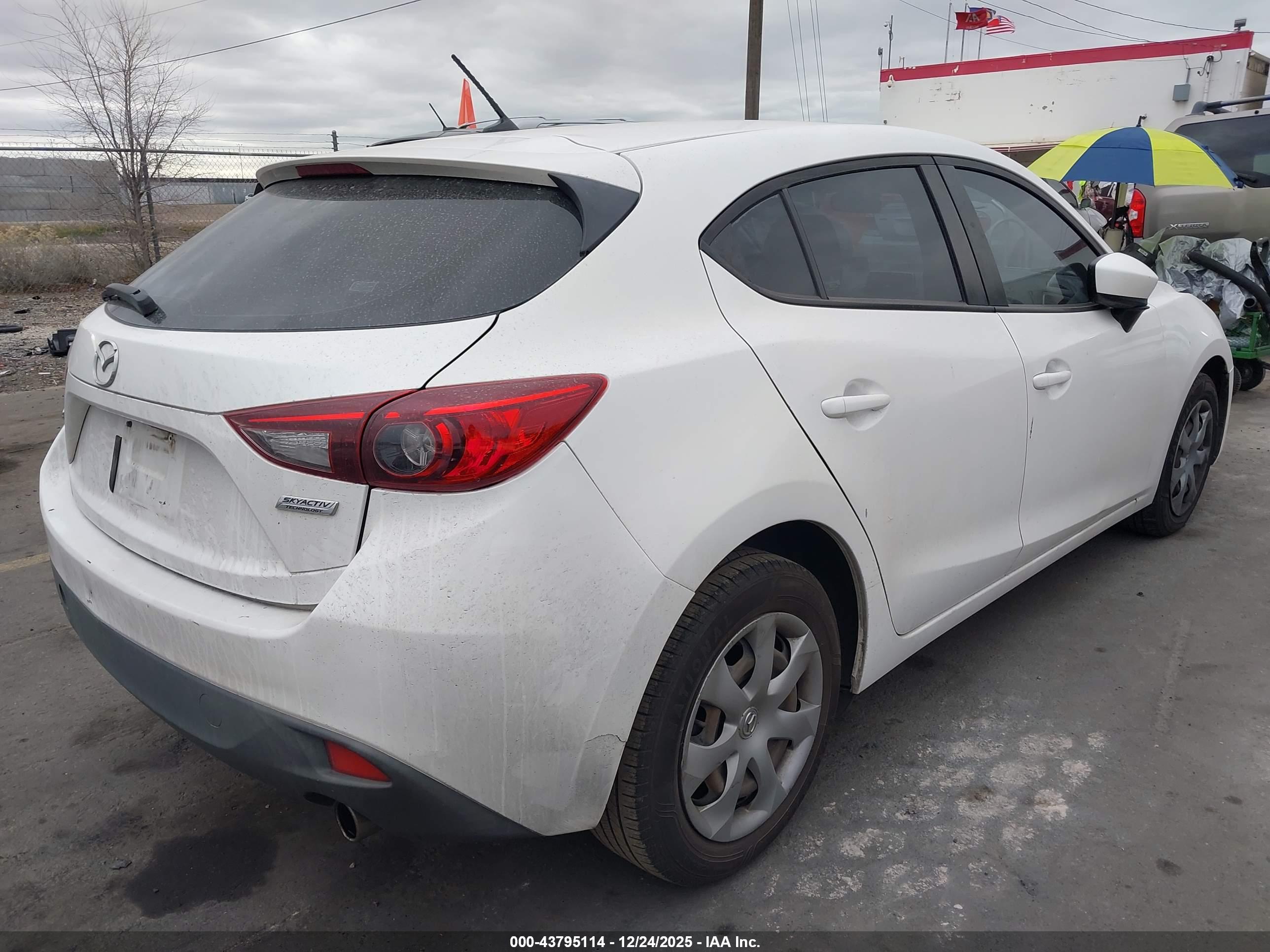 MAZDA MAZDA3 image 4