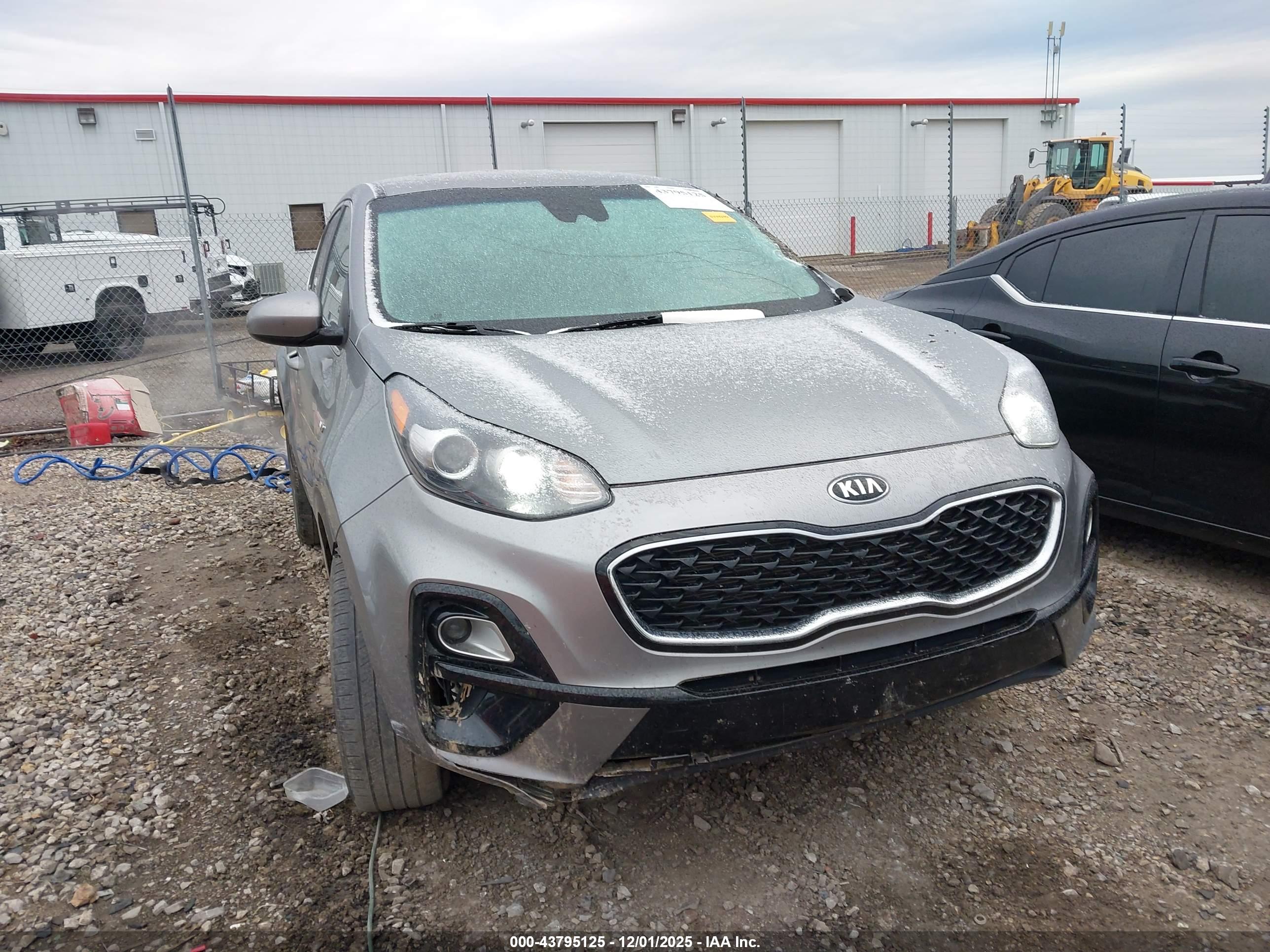 KIA SPORTAGE image 6