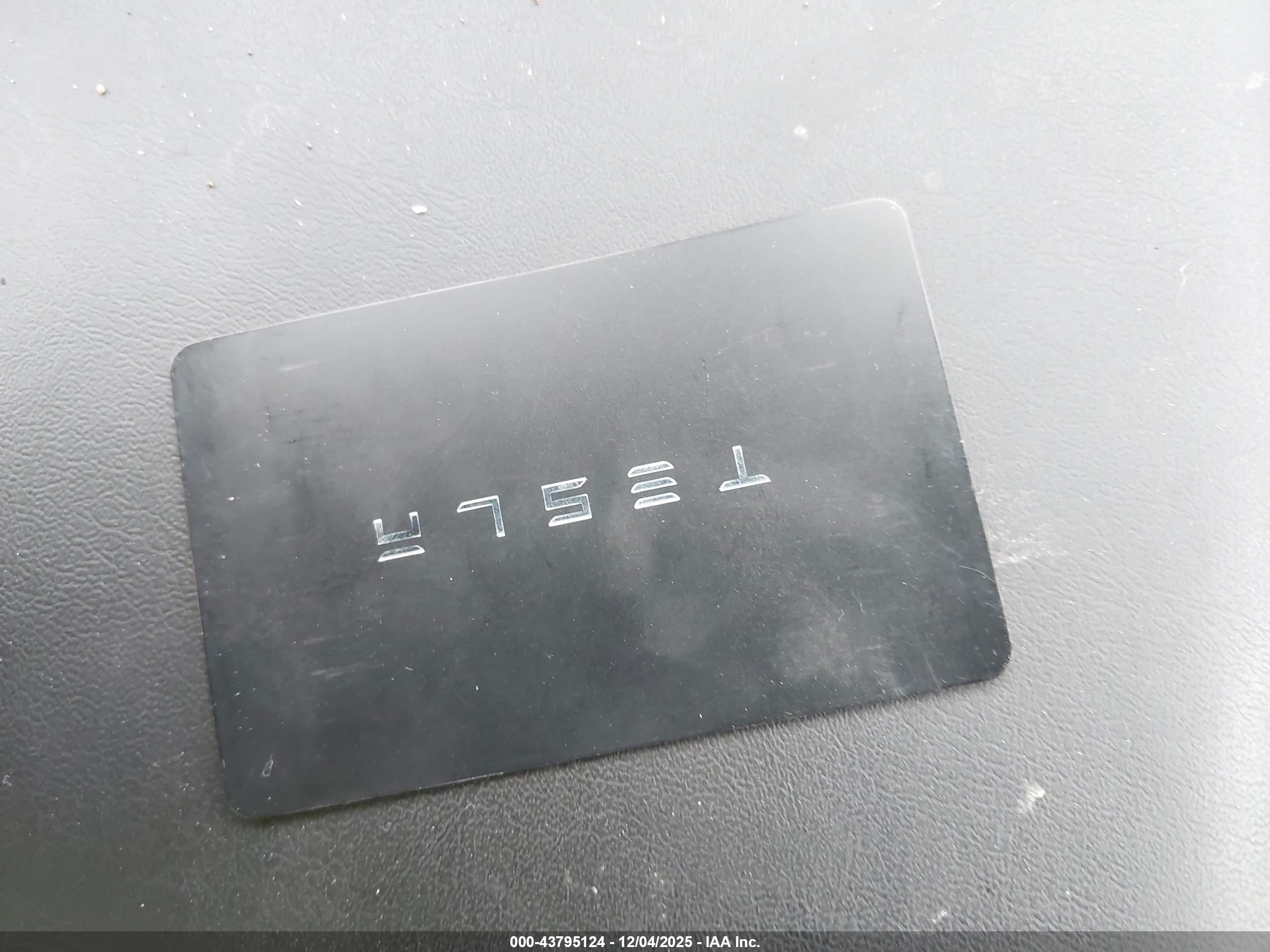 TESLA MODEL image 11