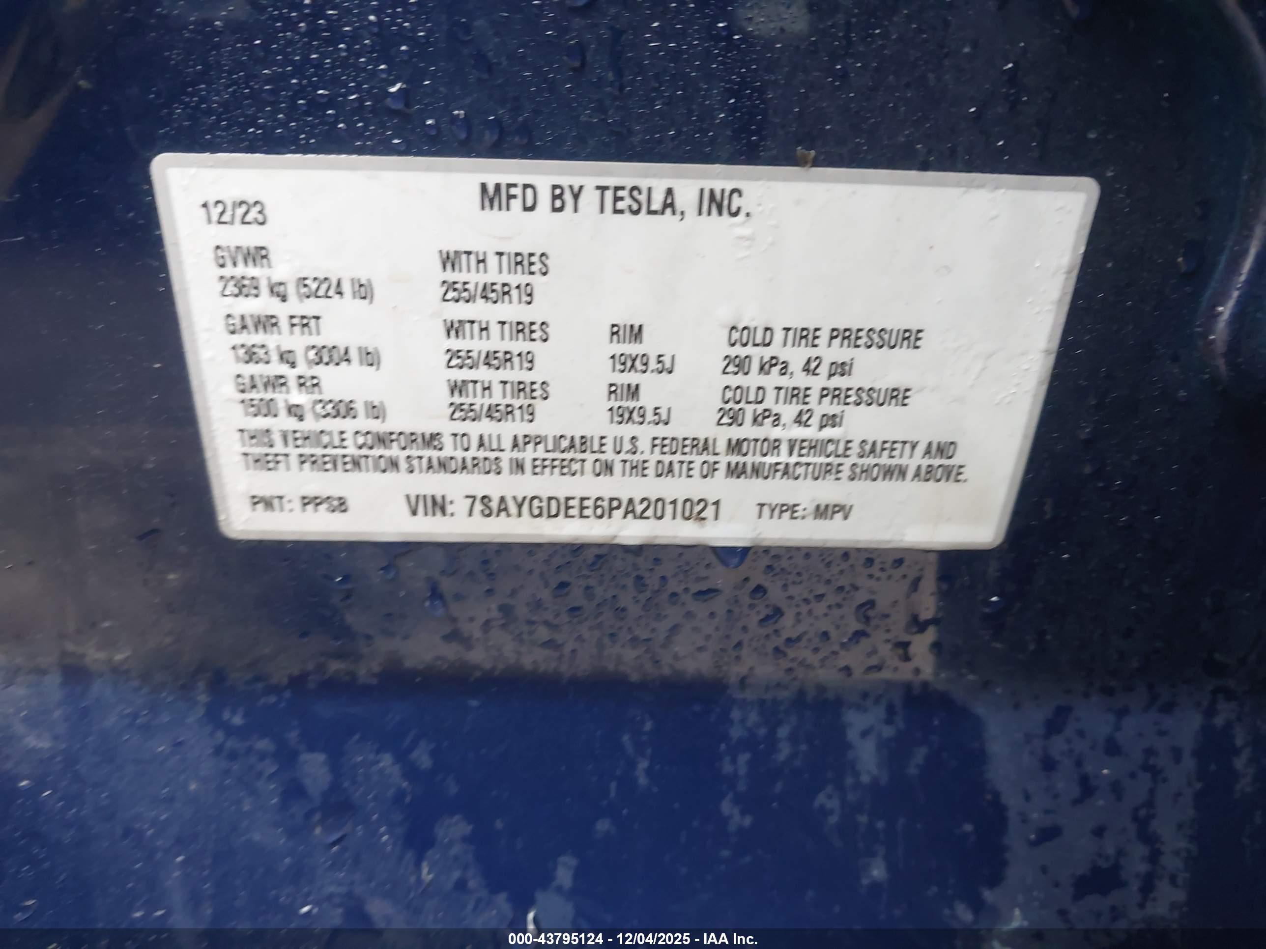TESLA MODEL image 9