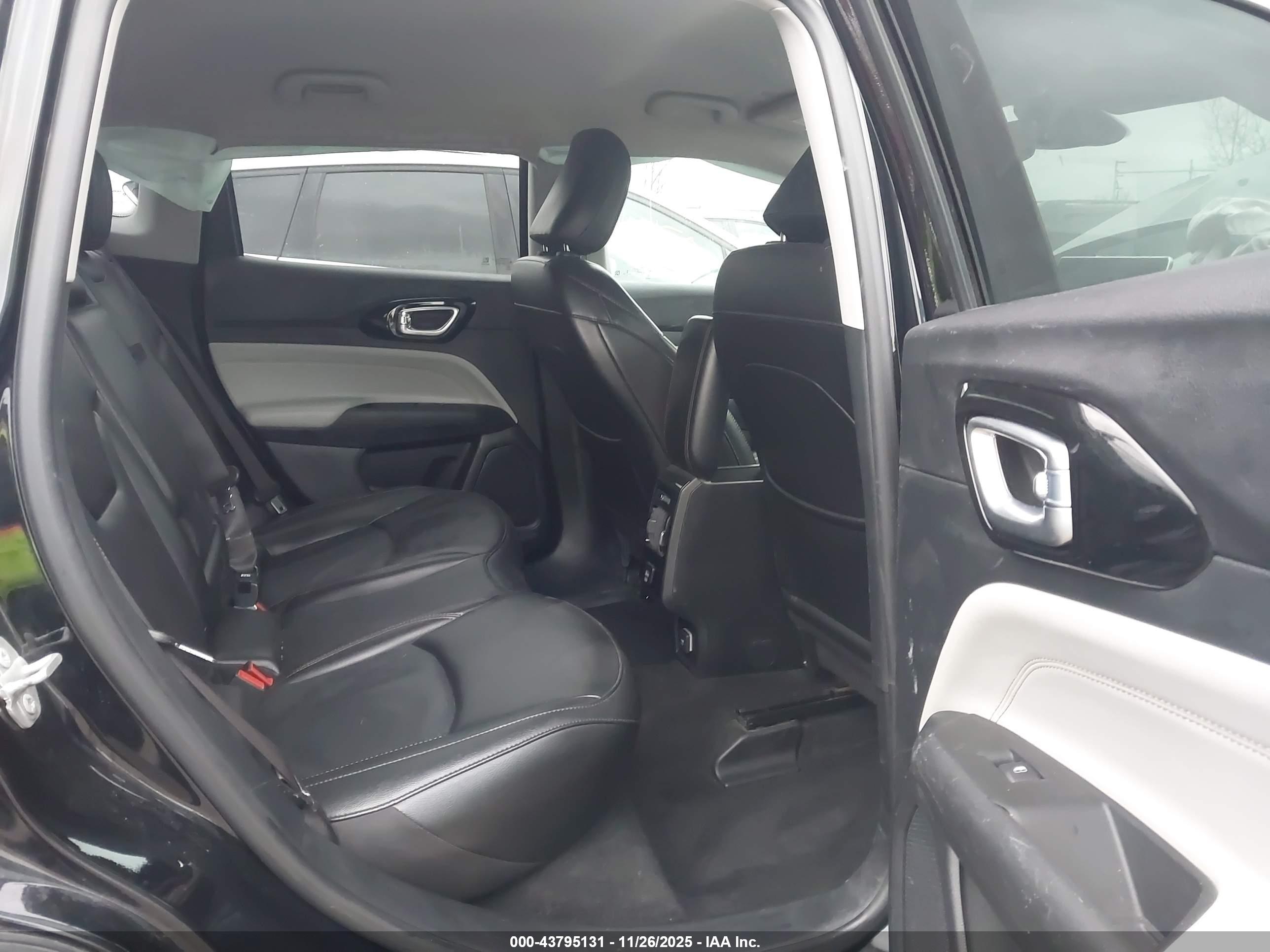 JEEP COMPASS image 8