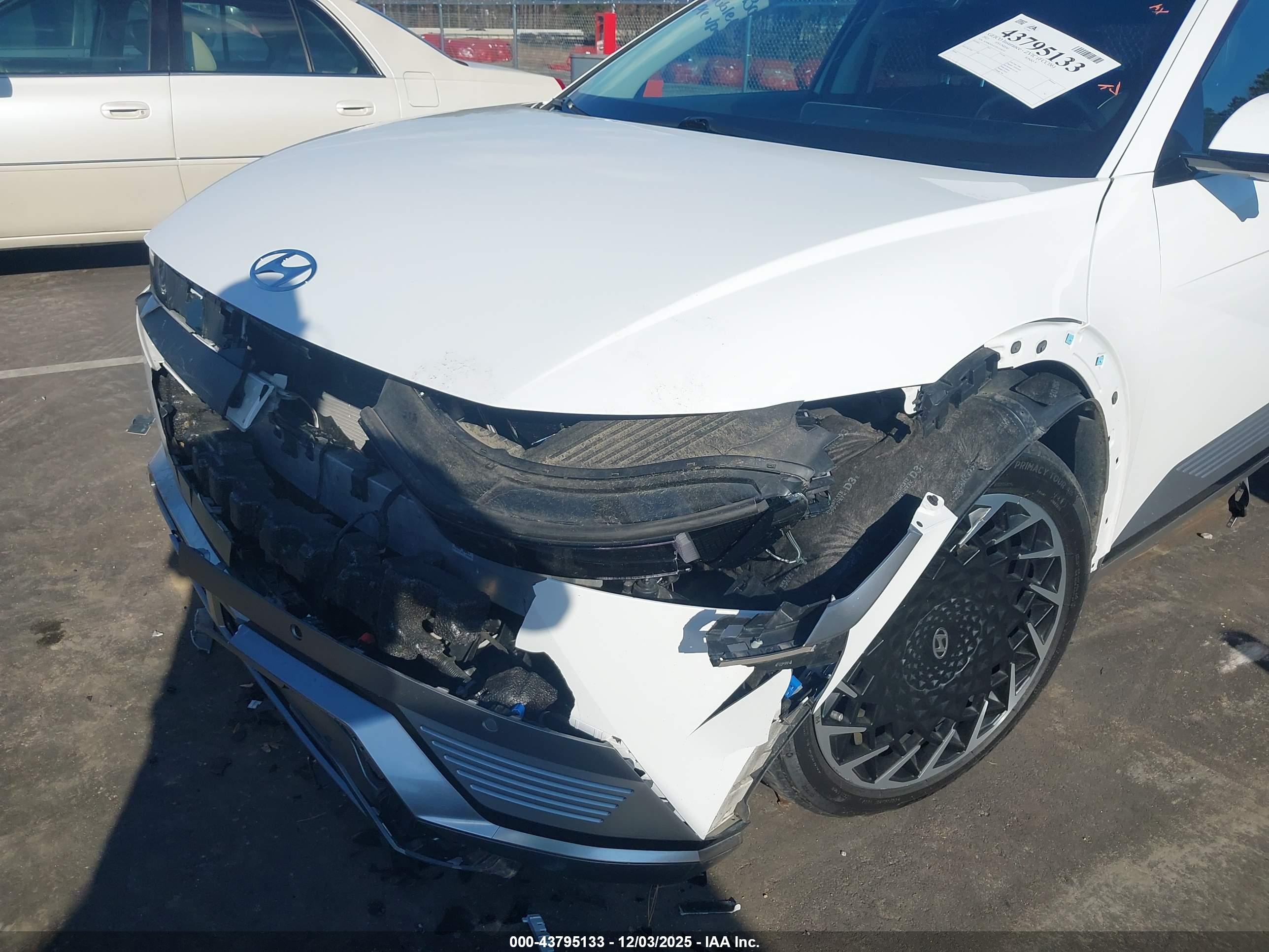 HYUNDAI IONIQ image 6
