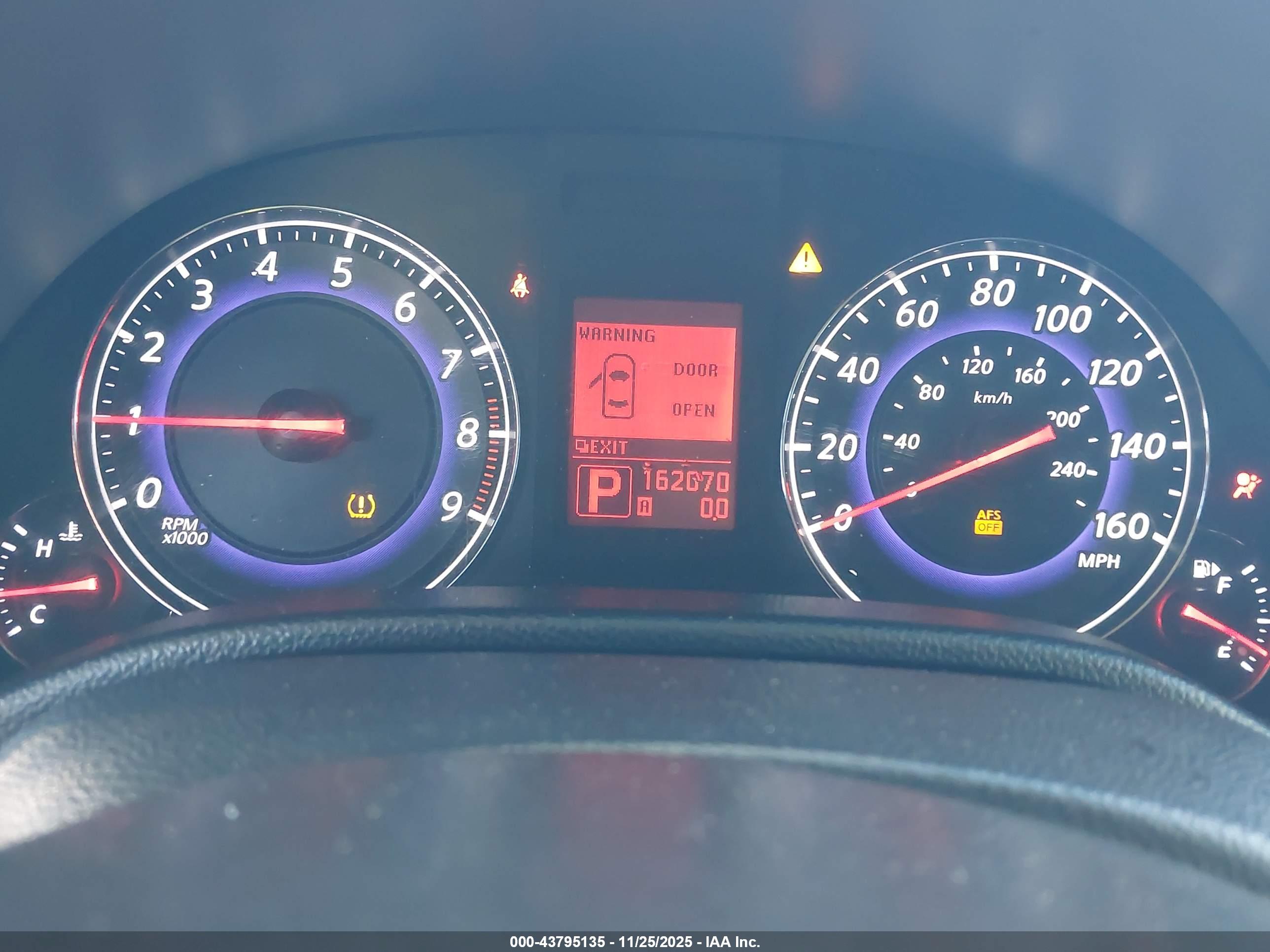 INFINITI G37 image 7