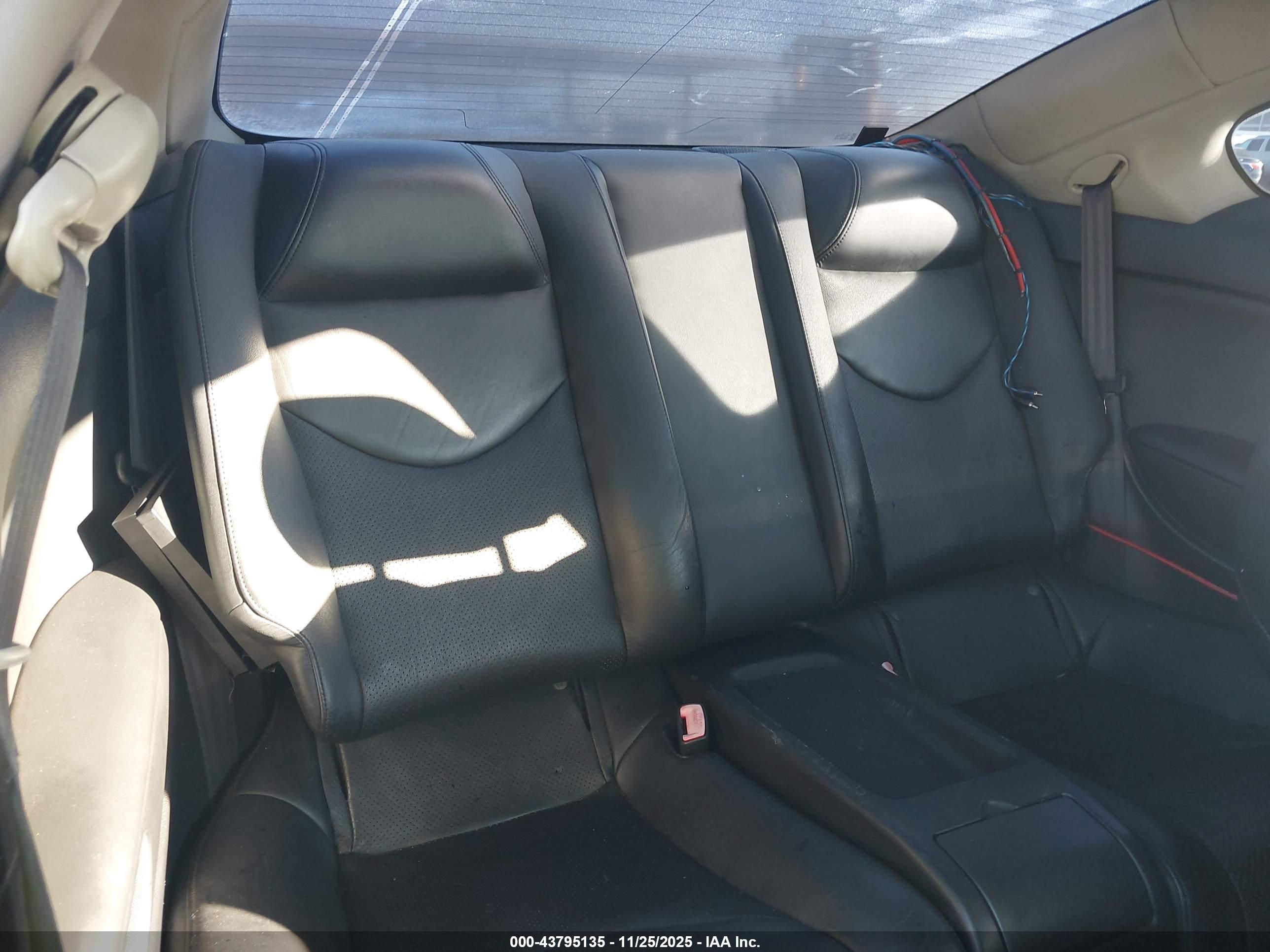 INFINITI G37 image 8