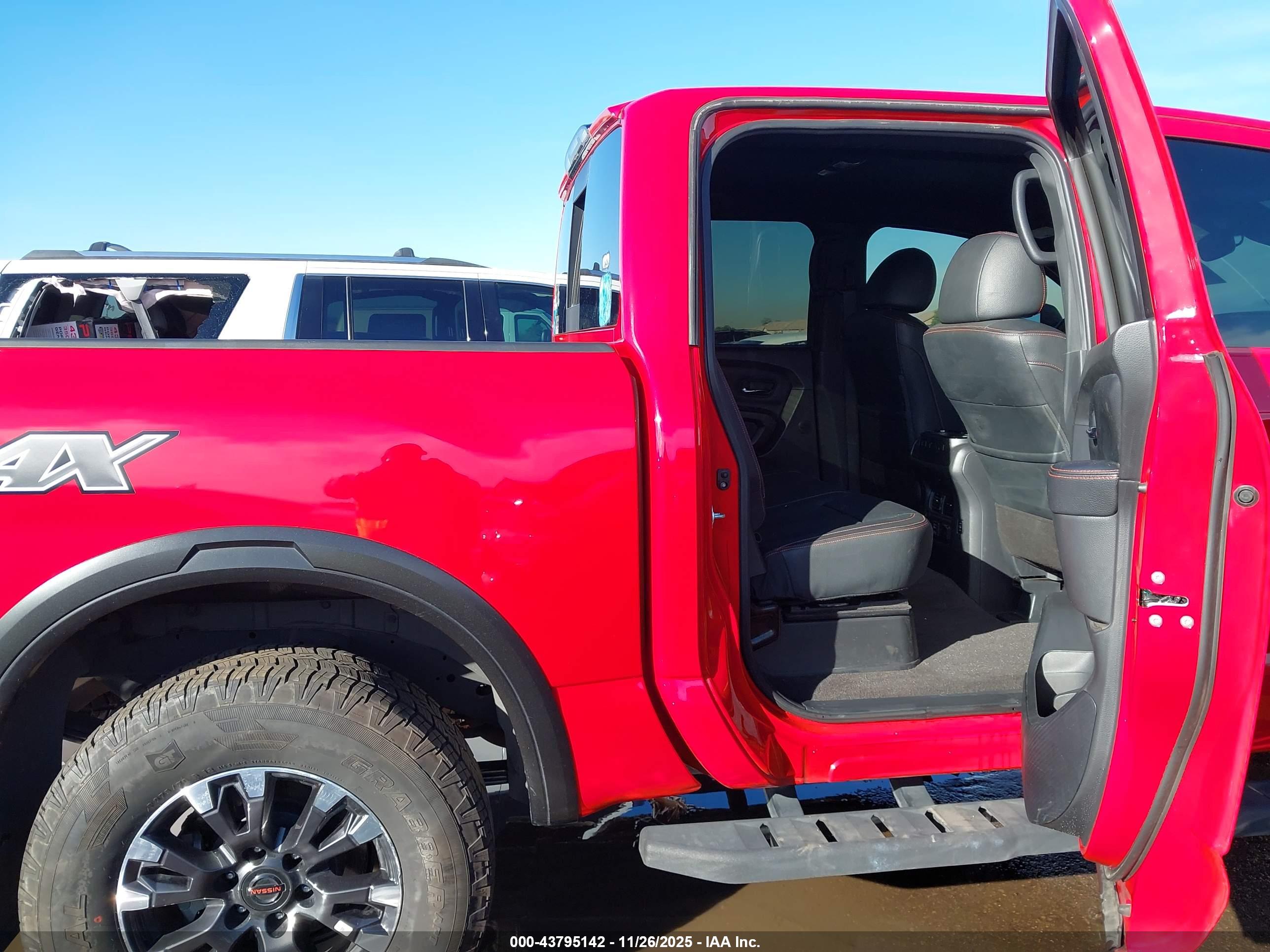 NISSAN TITAN image 8