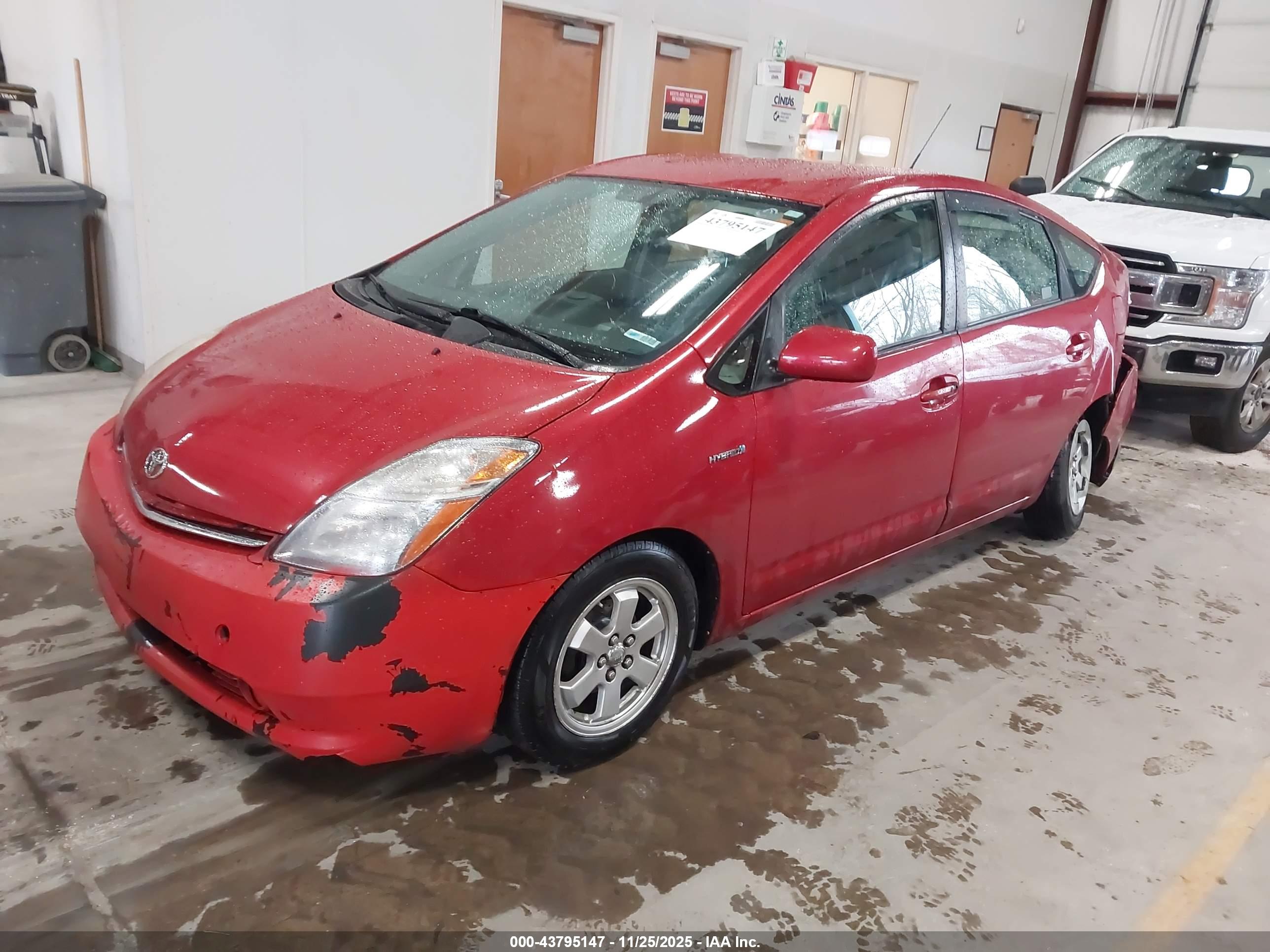 TOYOTA PRIUS image 2