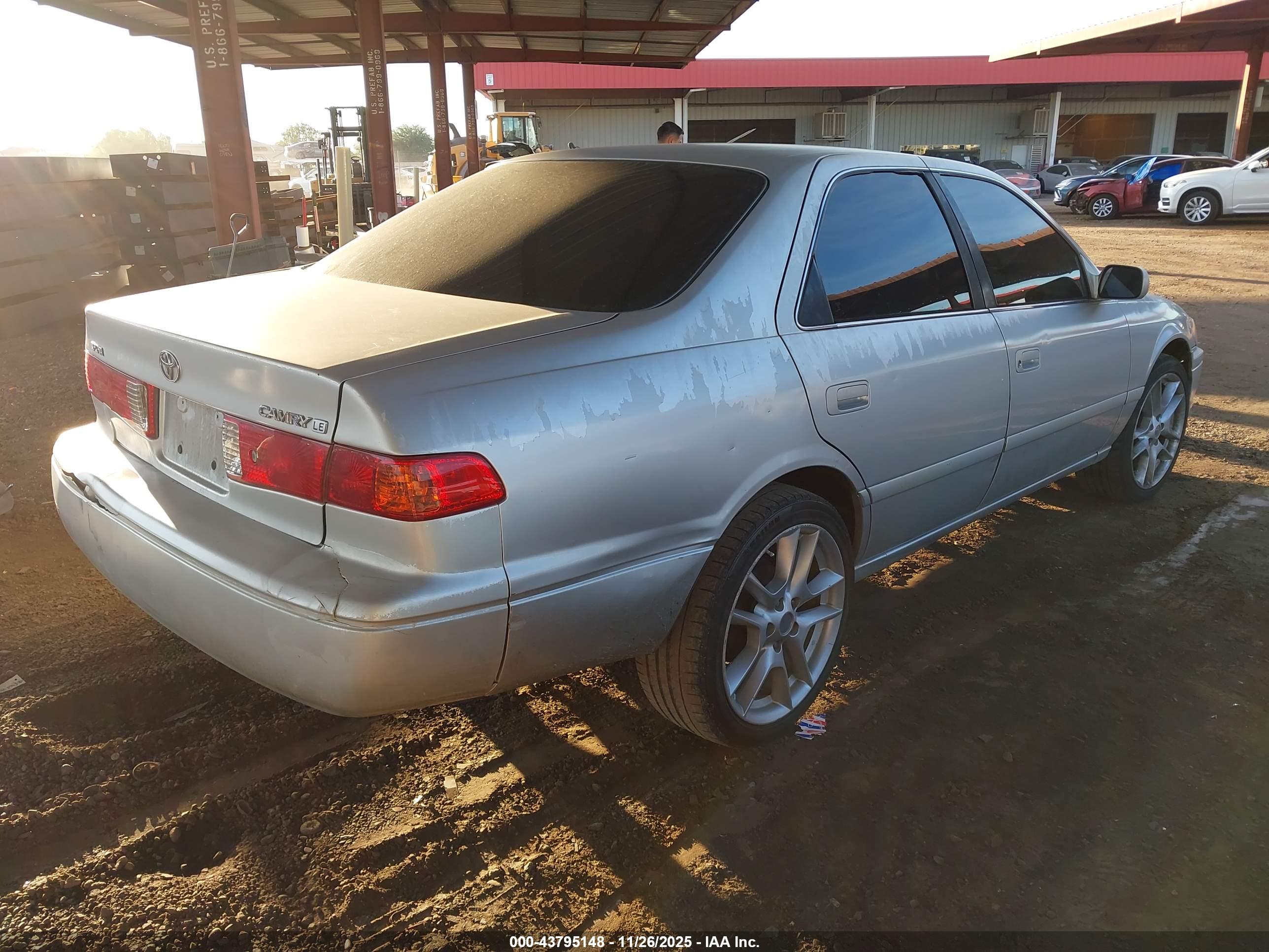 TOYOTA CAMRY image 4