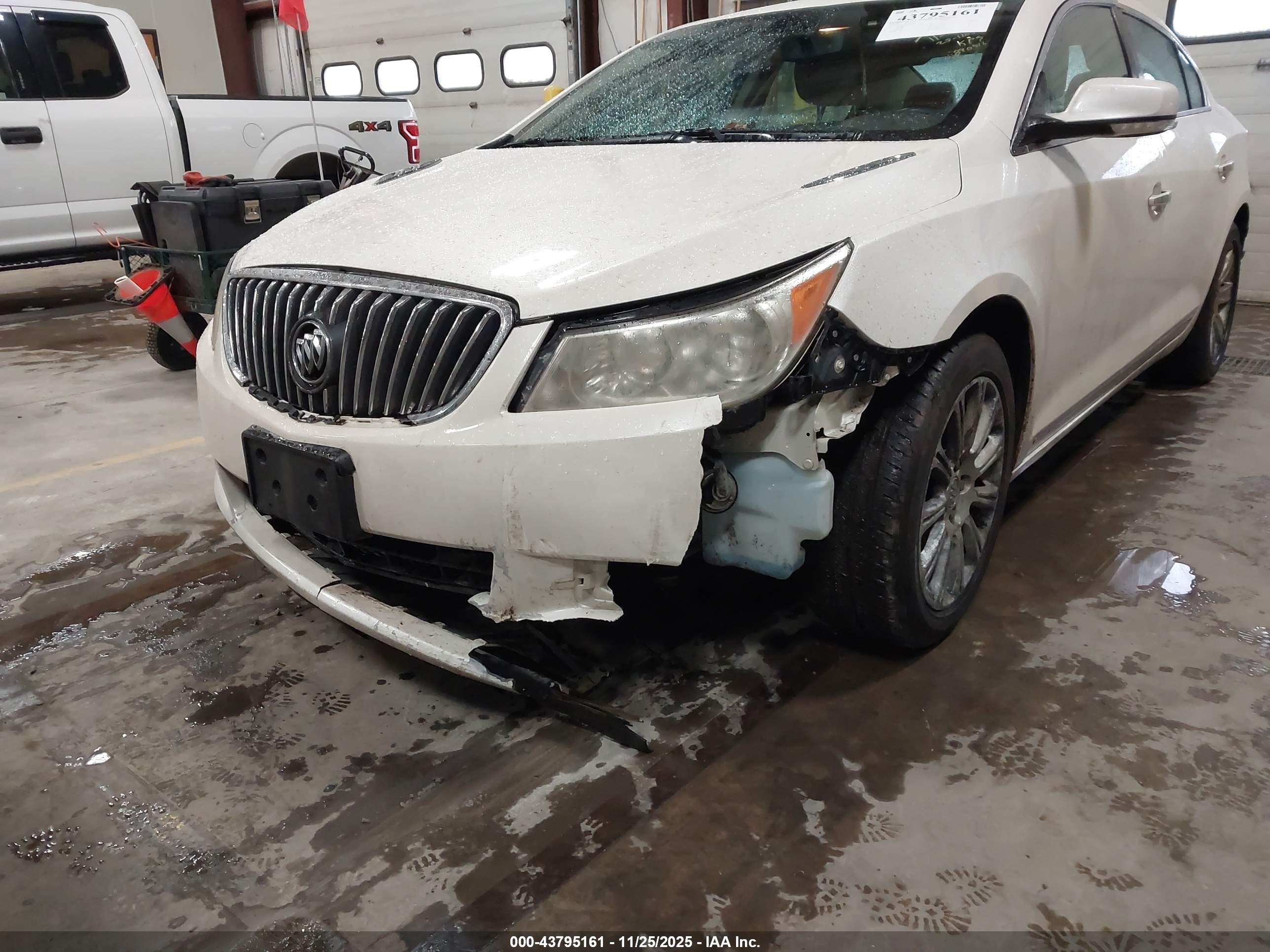 BUICK LACROSSE image 6
